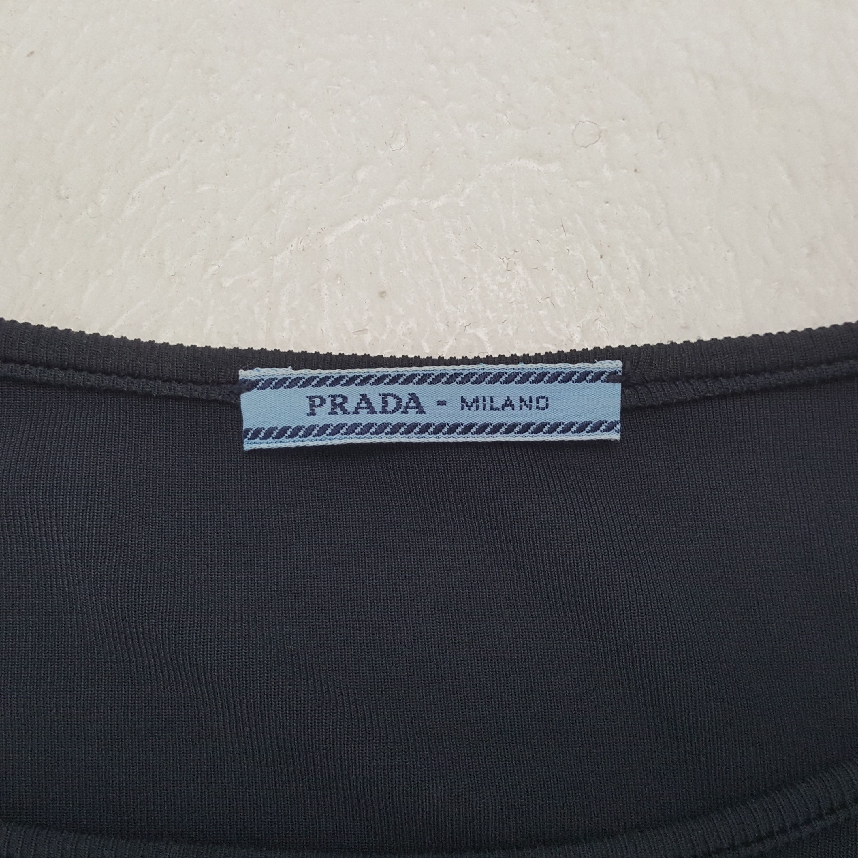 Prada Vintage Prada Miland Italian Brand T-shirt RR23 Size S / US 4 / IT 40 - 4 Thumbnail