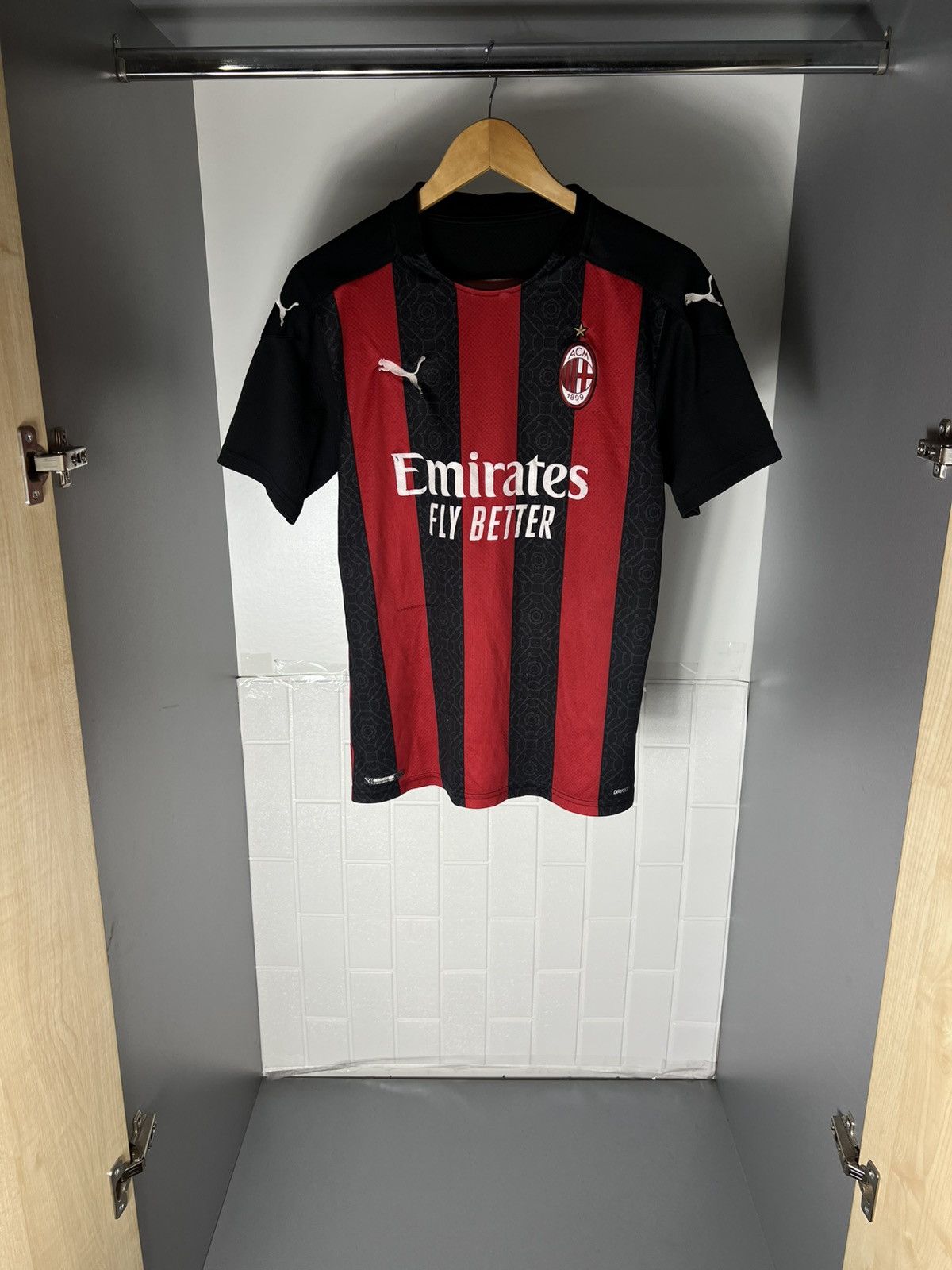 Puma VINTAGE PUMA FC AC MILAN INTER ITALY SOCCER JERSEY Y2K 90s Size US M / EU 48-50 / 2 - 9 Thumbnail