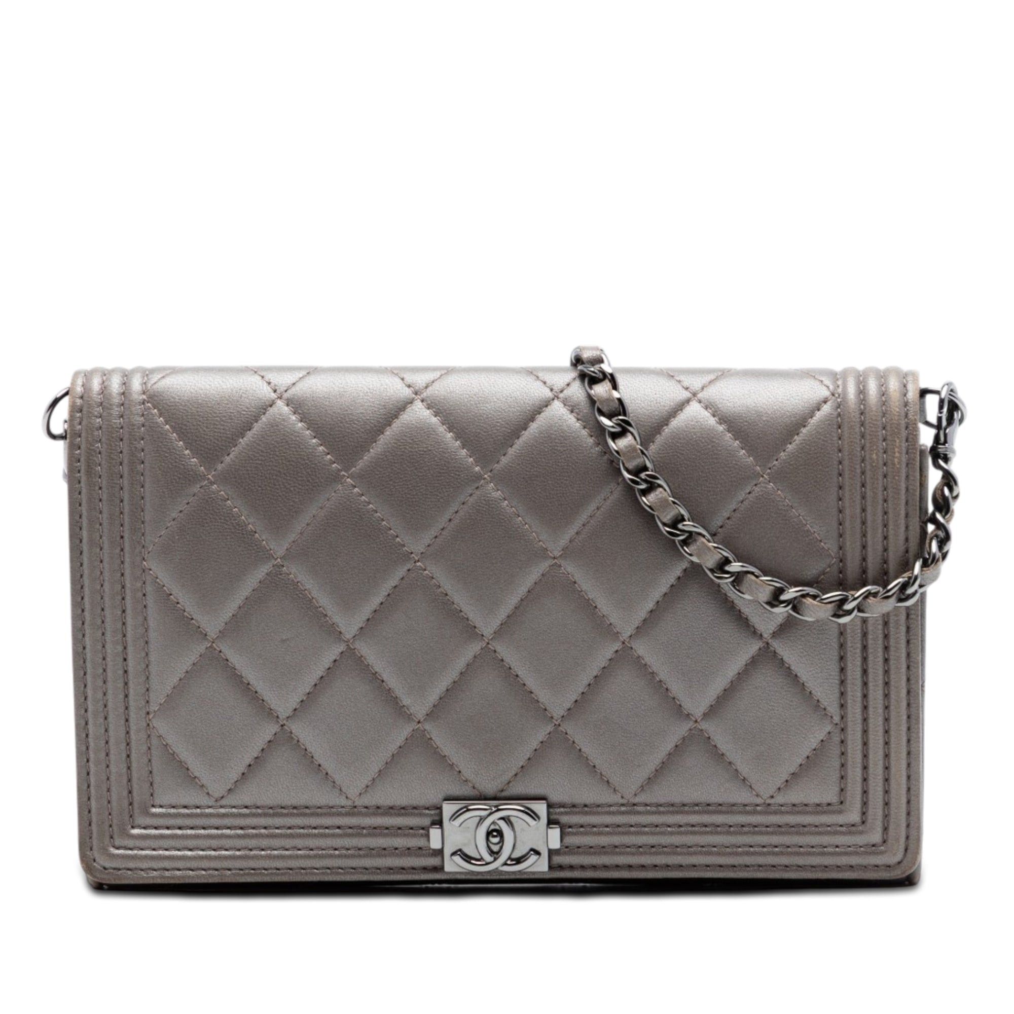 Chanel Quilted Metallic Lambskin Boy Clutch On Chain Size ONE SIZE - 1 Thumbnail