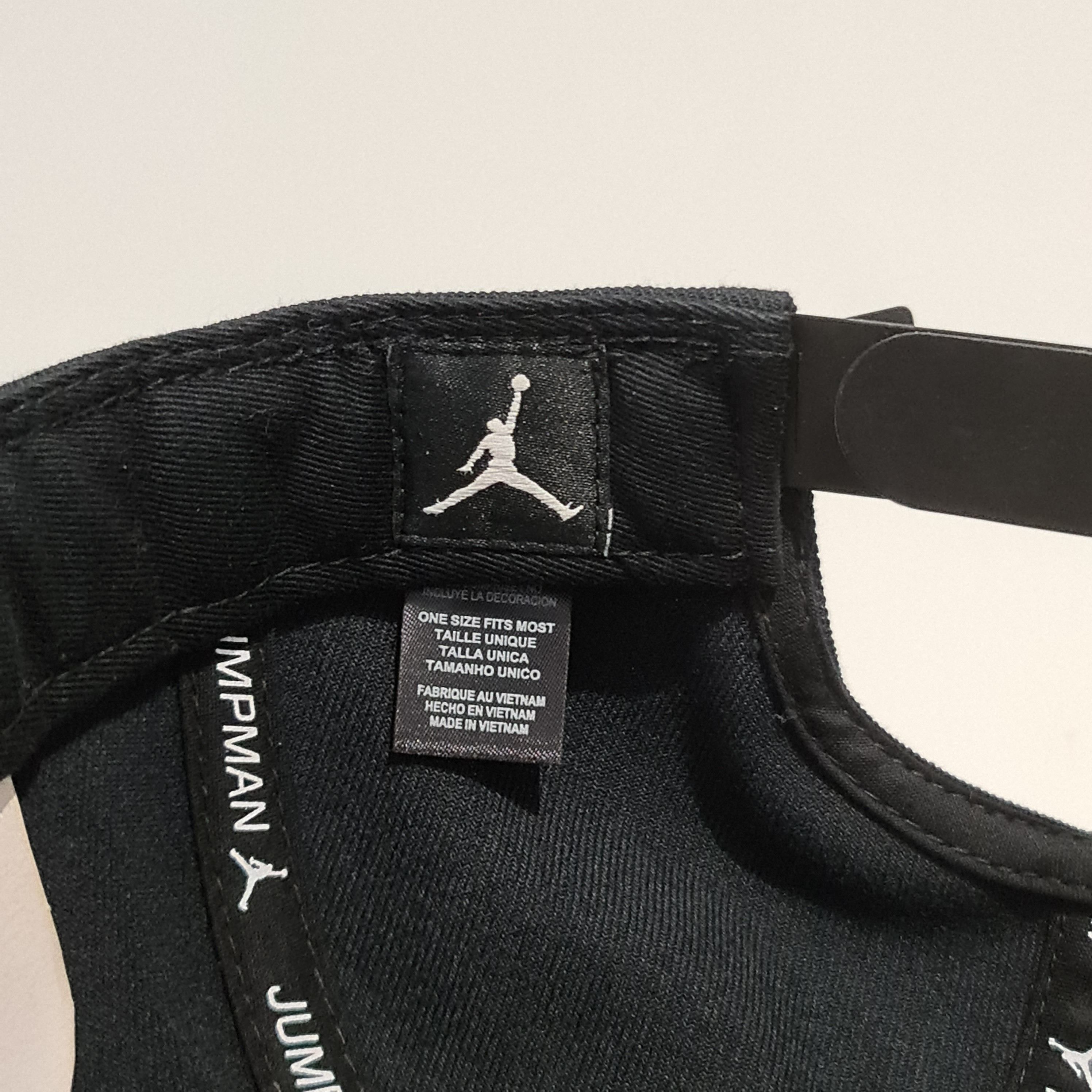 Jordan Brand Jordan Cap Snapback 'Banned' Black/Red Size ONE SIZE - 8 Thumbnail
