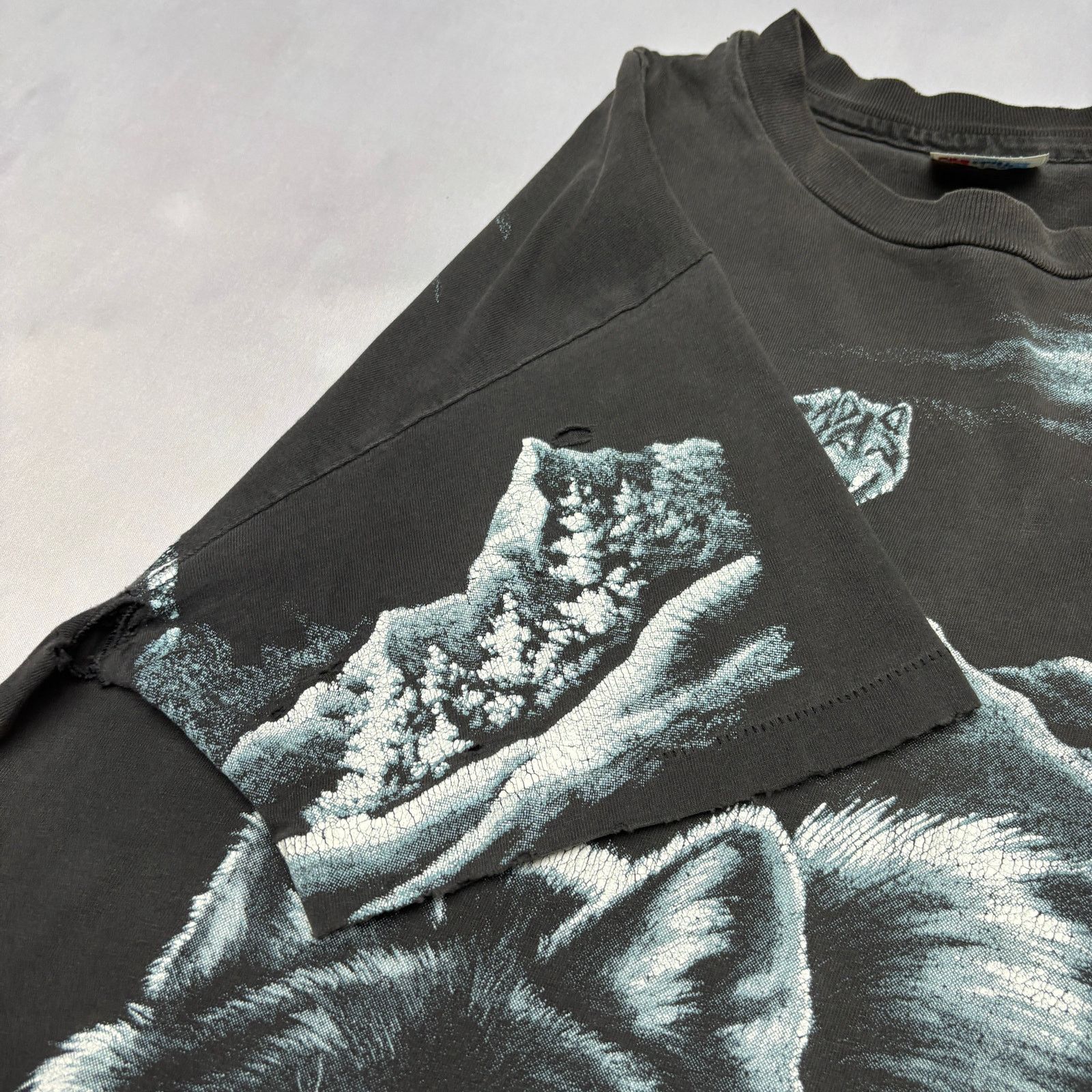 Hanes × Vintage Vintage 1994 Hanes Wolf AOP Shirt Men's Large Single Stitch Size US L / EU 52-54 / 3 - 4 Thumbnail
