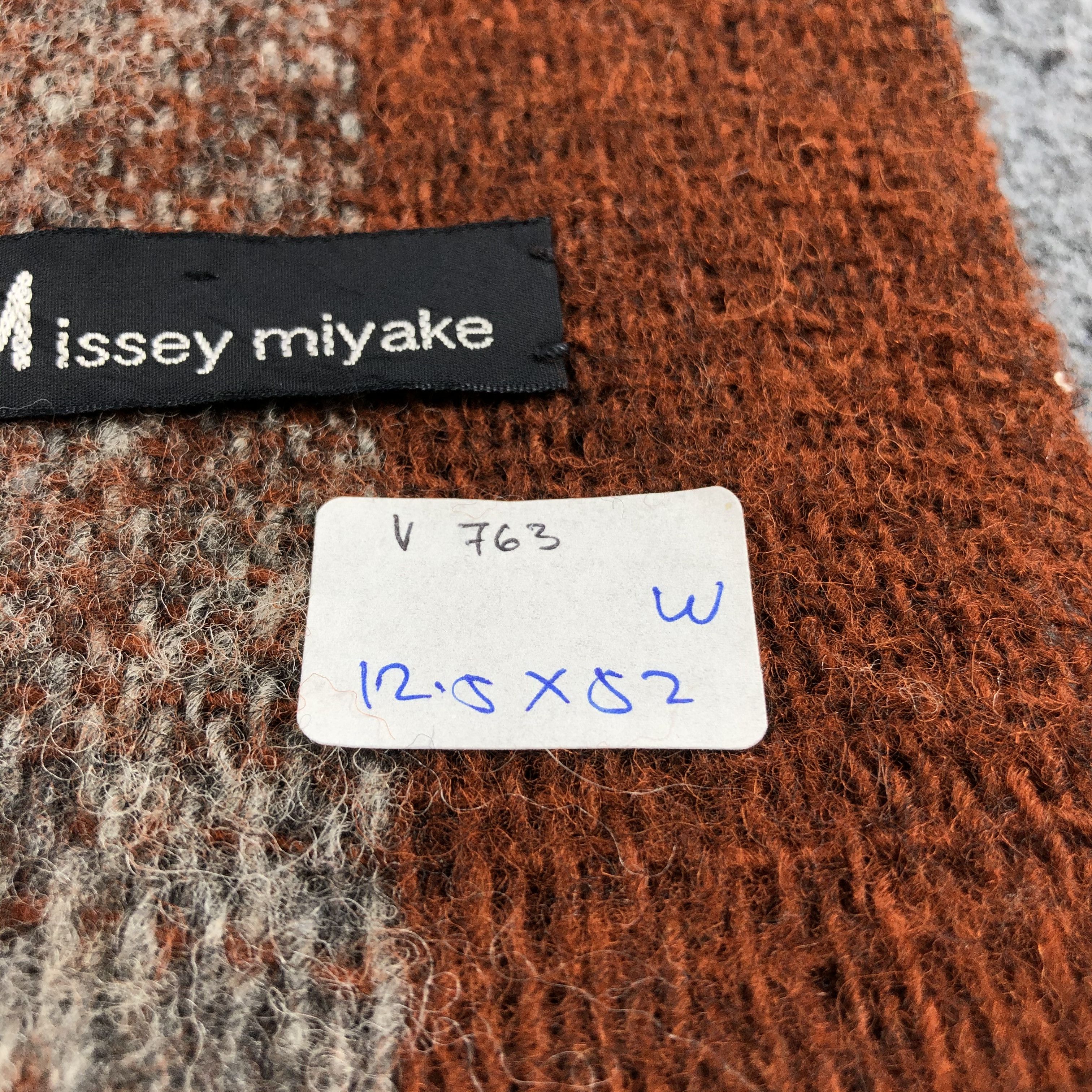 Issey Miyake Issey Miyake Rare Wool Scarf Muffler V763 Size ONE SIZE - 5 Thumbnail