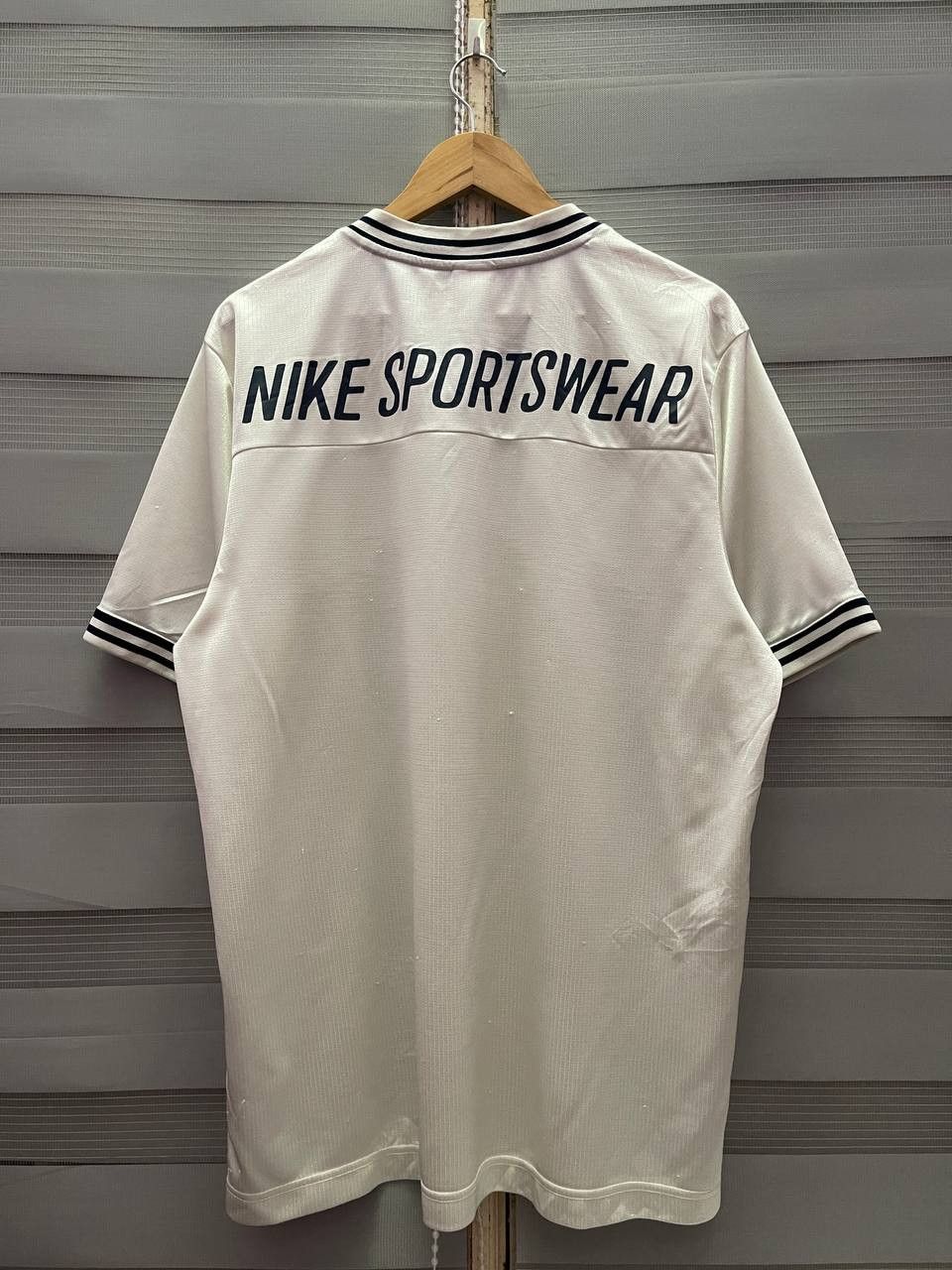 Nike Vintage Y2K Nike Sportswear Big Logo Jersey Size US L / EU 52-54 / 3 - 4 Thumbnail