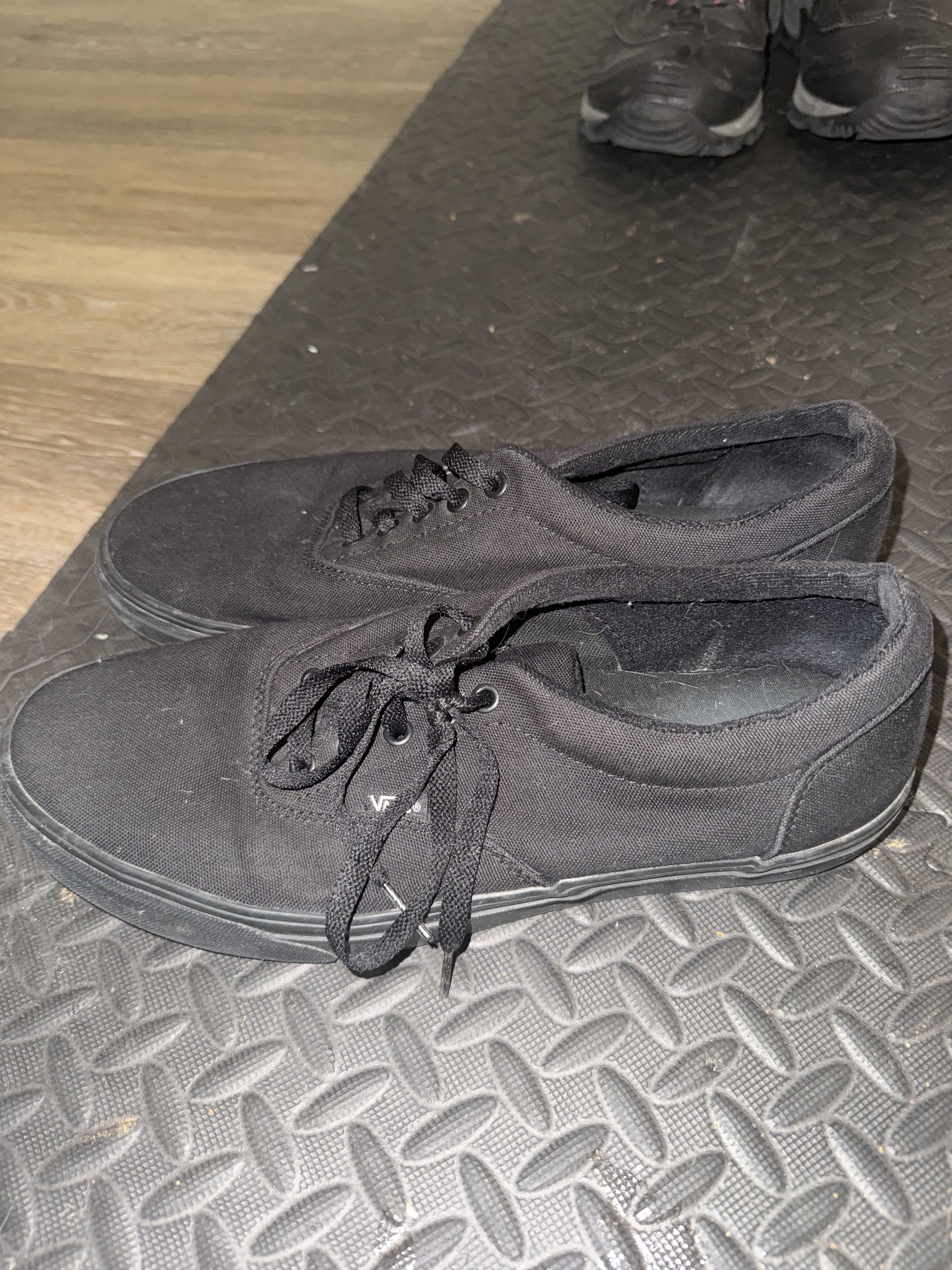 Vans Black Vans Size US 12 / EU 45 - 2 Thumbnail