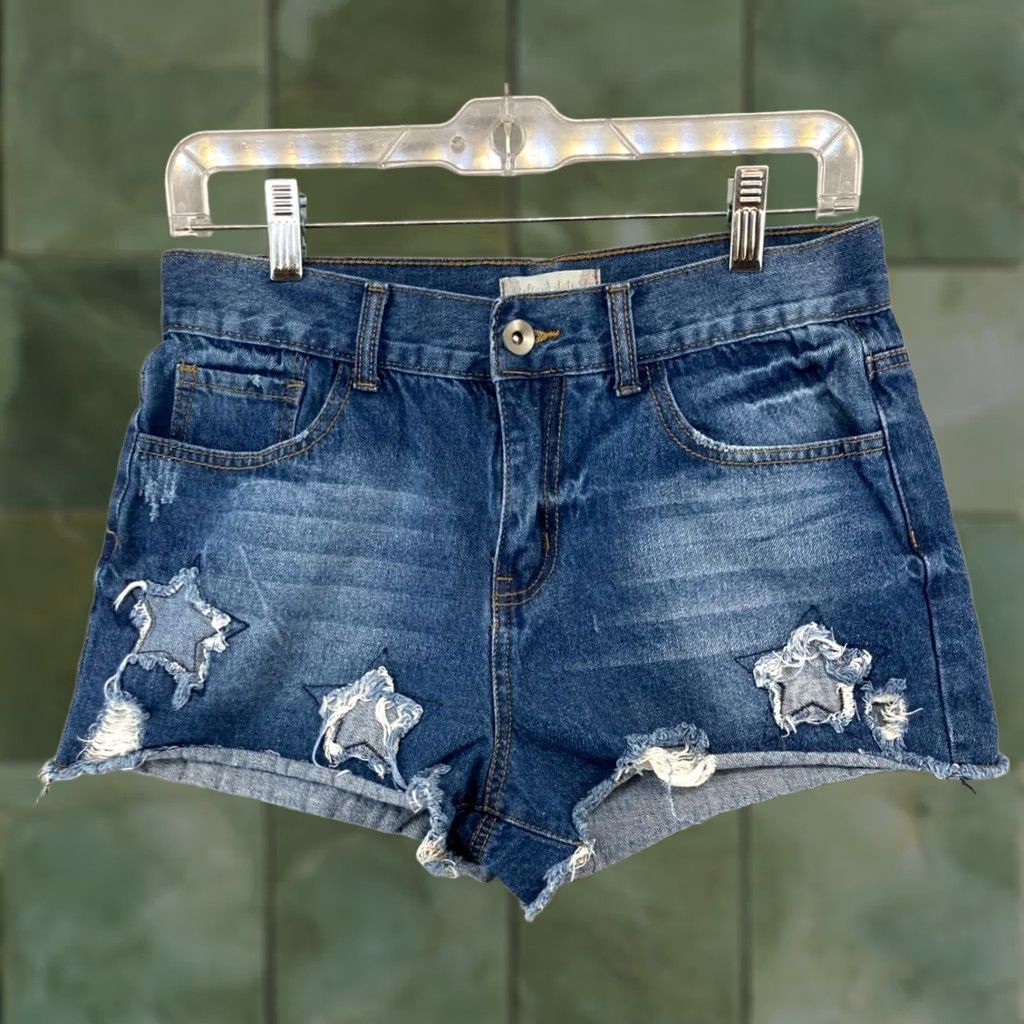 Vintage Altar'd State Womens Shorts 28 Denim Stretch Distressed Raw Hem Star Pocket Size 28" / US 6 / IT 42 - 1 Thumbnail