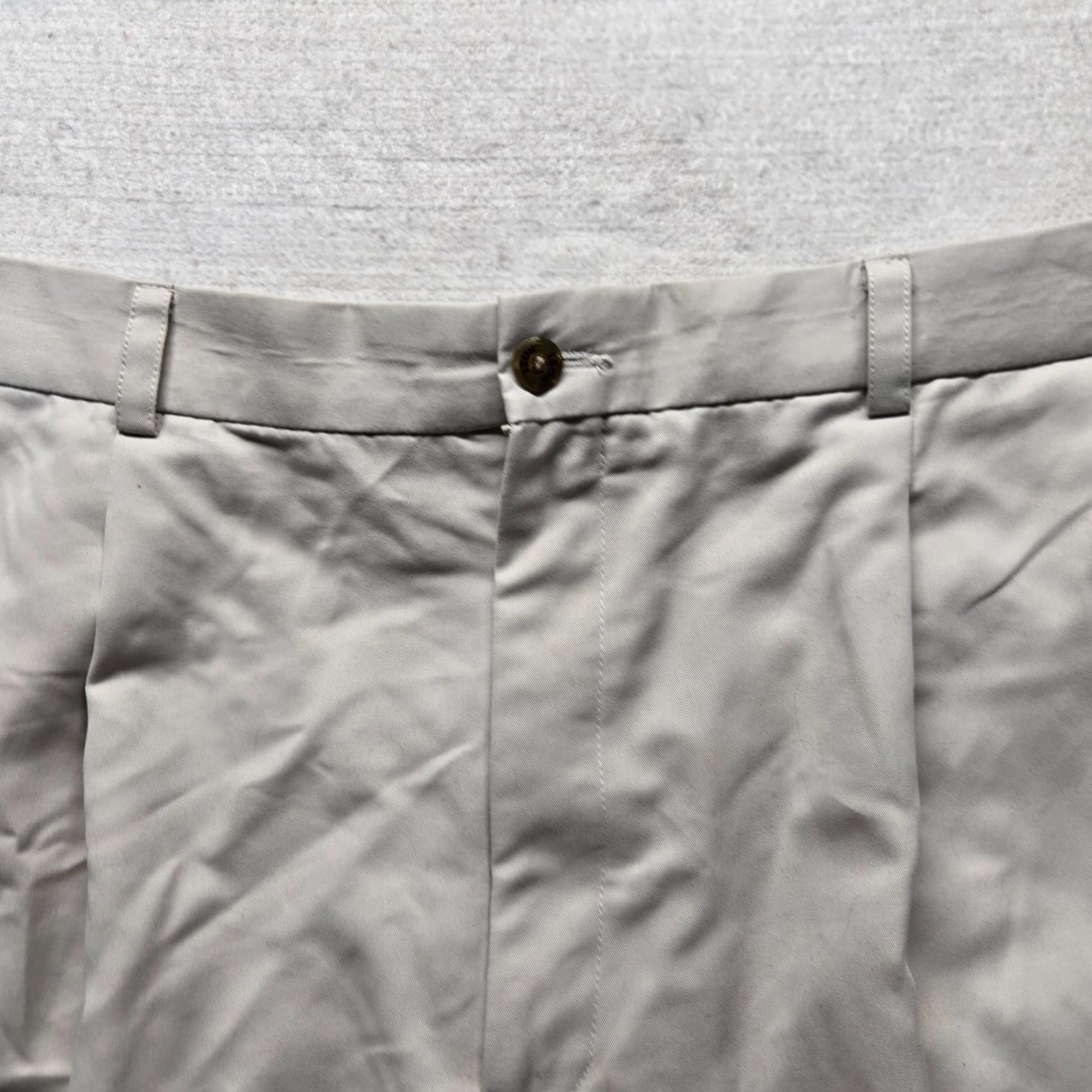 Izod IZOD Khaki Stretch Adult Men's Size 40 Beige Regular Pant Chino Front Flat Front Casual Size US 40 / EU 56 - 2 Thumbnail