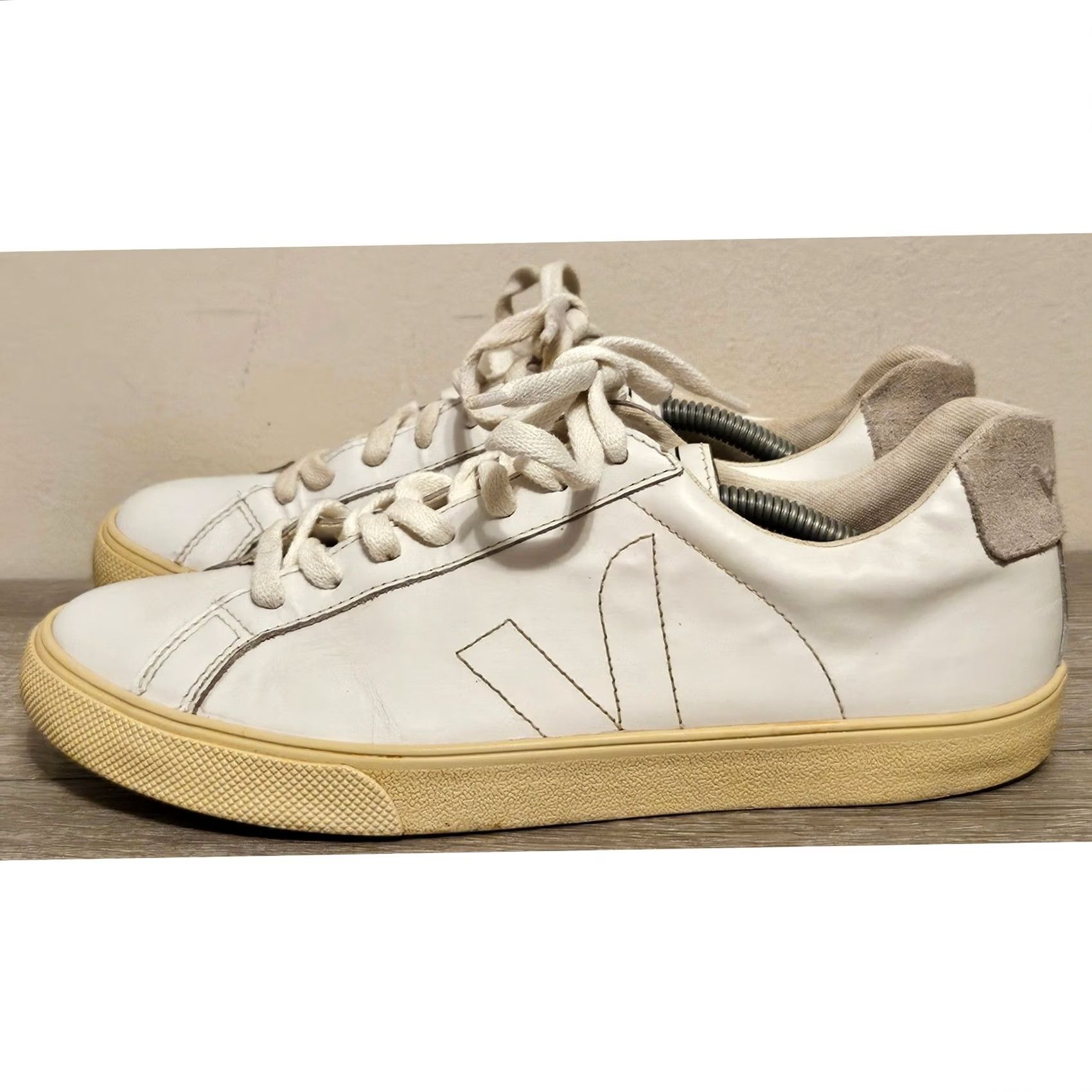 Veja VEJA Shoes Womens Size 8 White Leather Casual Low Top Sneaker Size M / US 6-8 / IT 42-44 - 4 Thumbnail