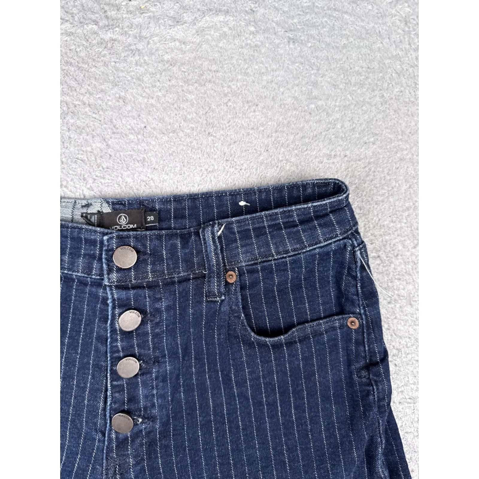 Volcom Volcom Denim Shorts Womens 28 Blue High Rise Button Fly Striped Cuffed Cut-Off Stretch Pocket 5-Pocket Casual Summer Varsity American Mens? Size 28" / US 6 / IT 42 - 5 Thumbnail