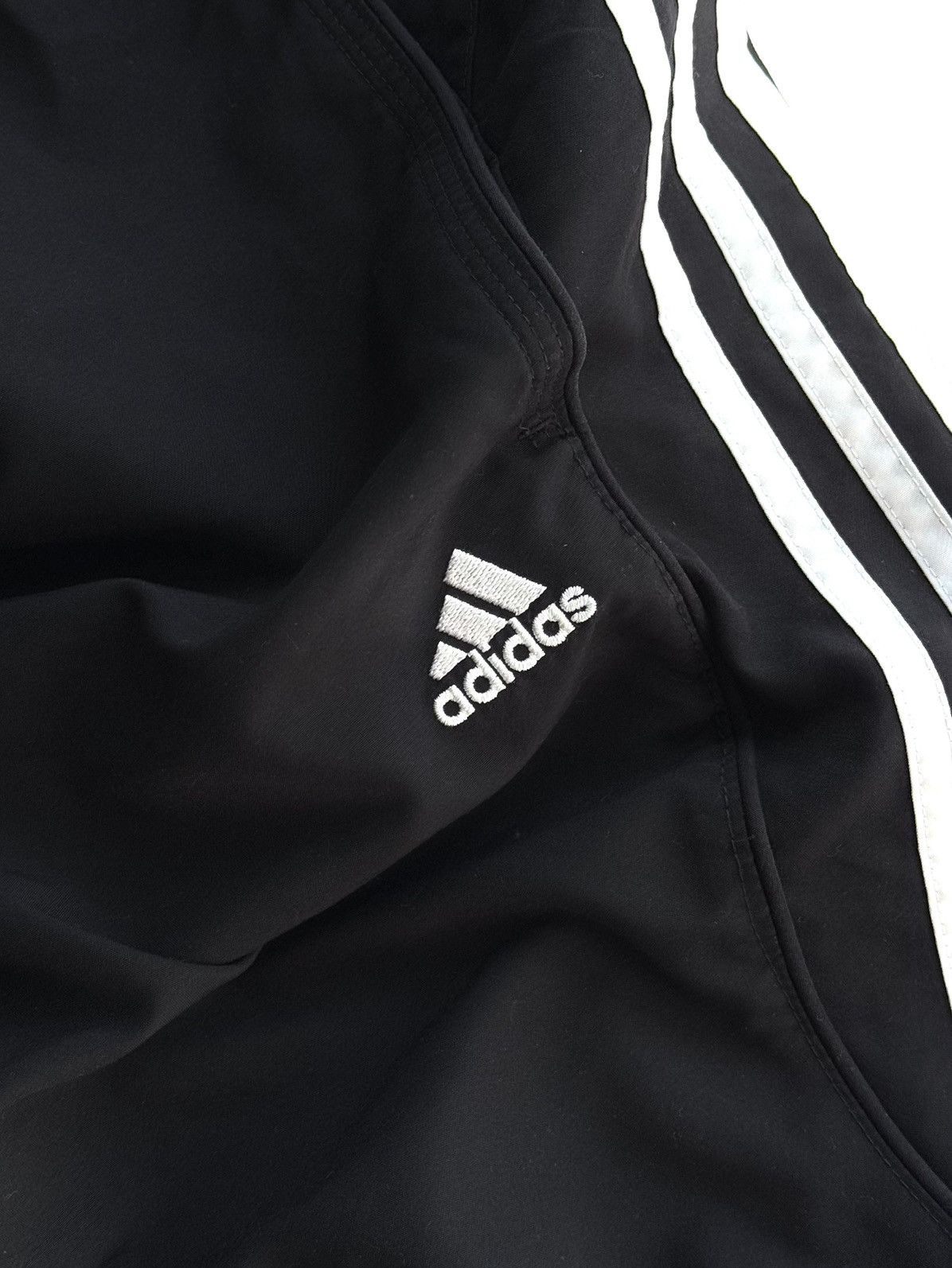 Adidas × Vintage Vintage Adidas shorts streetwear y2k style casual Size US 32 / EU 48 - 6 Thumbnail