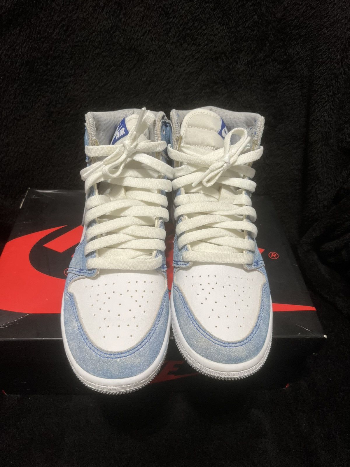 Jordan Brand × Nike Air Jordan 1 Retro High OG 'Hyper Royal' Size US 5.5 / EU 38 - 5 Thumbnail