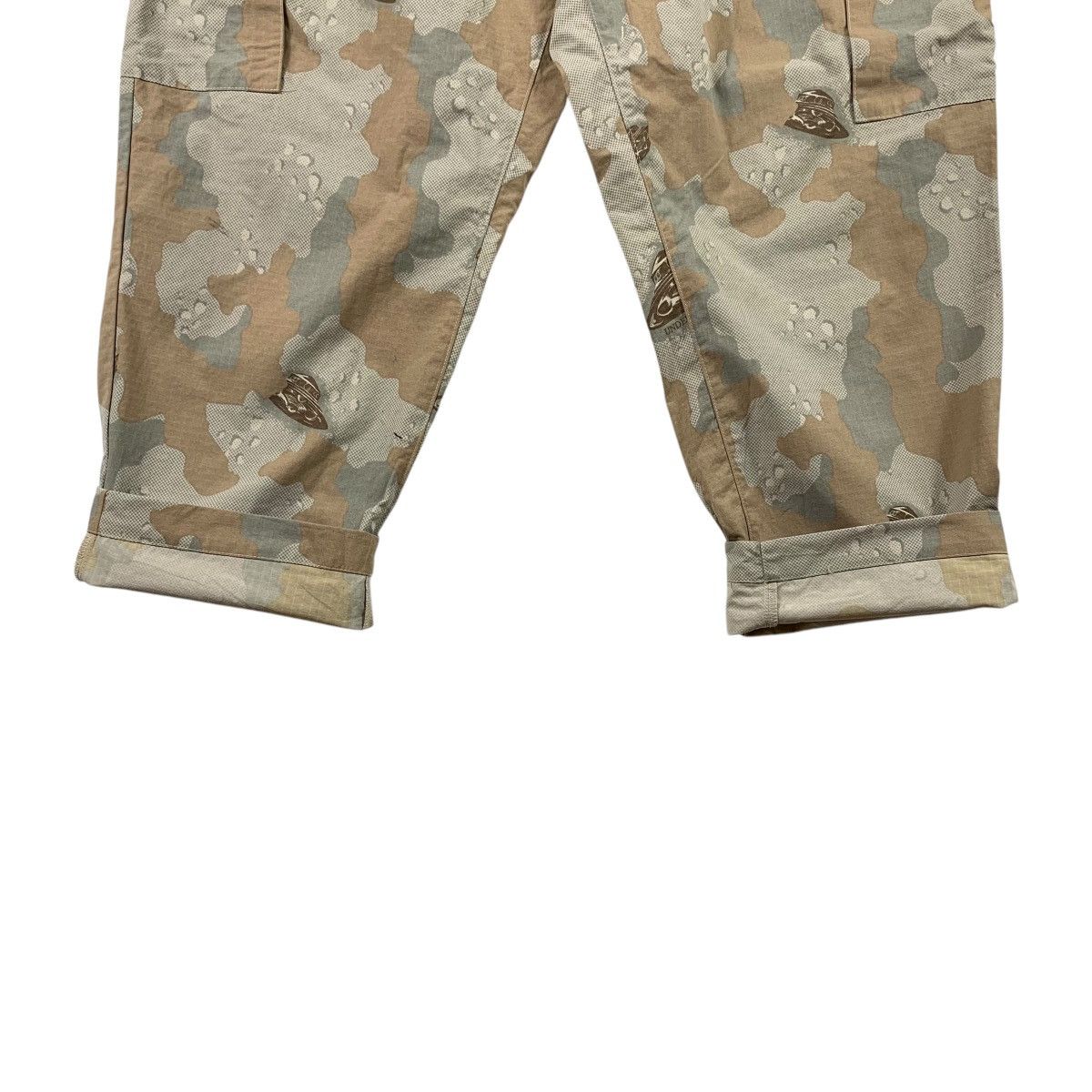 GU × Japanese Brand × Undercover GU X UNDERCOVER Camo full print cargo pants Size US 34 / EU 50 - 13 Thumbnail