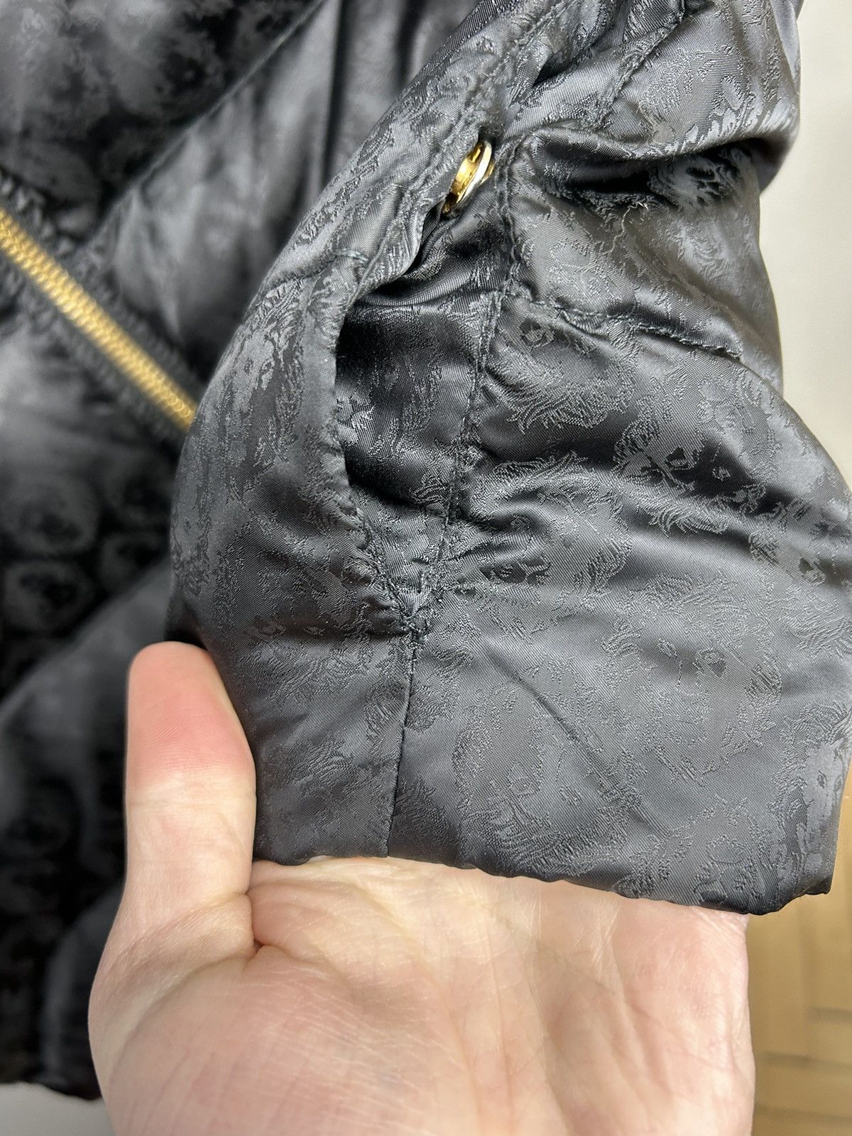 Versace × Versus × Versus Versace Versus Versace Down Jacket Lion Monogram Size US M / EU 48-50 / 2 - 14 Thumbnail
