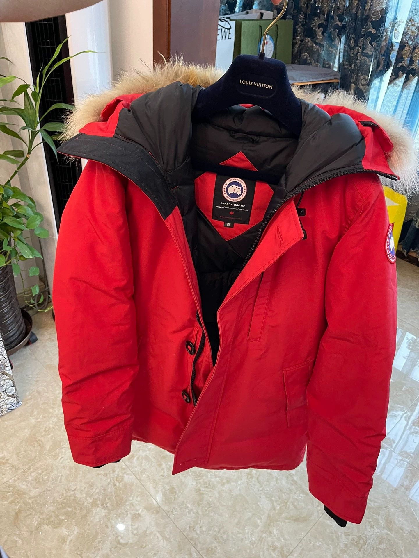 Canada Goose Canada Goose Red Fur Collar Down Jacket M Size US M / EU 48-50 / 2 - 2 Thumbnail