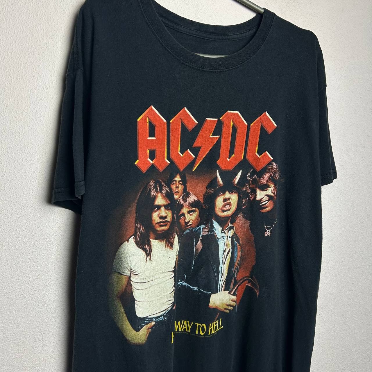 Band Tees Vintage AcDc big logo rock band 2000s tee size L Size US L / EU 52-54 / 3 - 2 Thumbnail