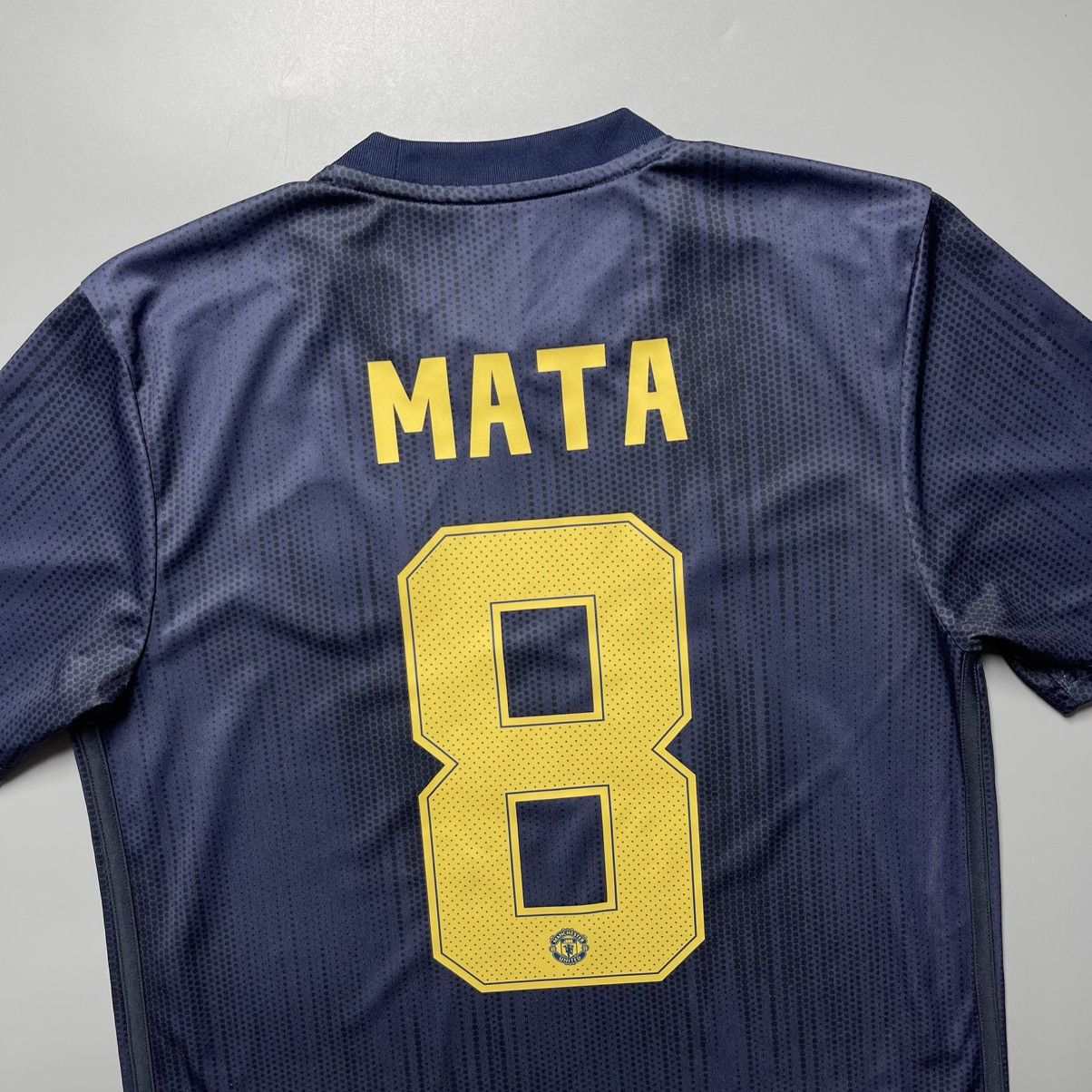 Adidas MAN UNITED ADIDAS 2018/2019 FOOTBALL THIRD JERSEY #8 MATA Size US S / EU 44-46 / 1 - 8 Thumbnail
