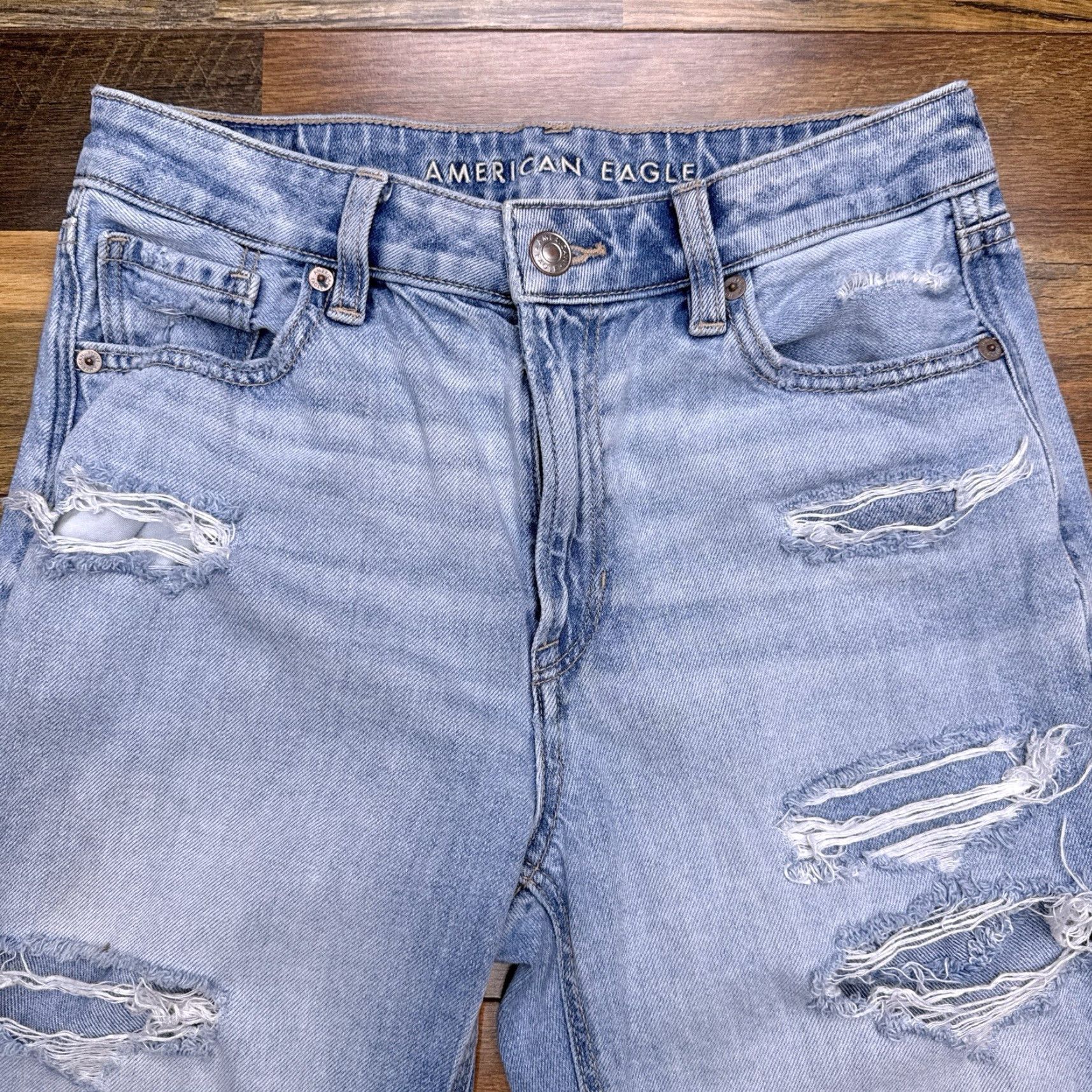 American Eagle Outfitters VINTAGE? No. American Eagle Outfitters Mom Jeans, 2 Regular, Distressed, Light Wash, 26 Inseam 26, 5-Pocket, Denim Size 26" / US 2 / IT 38 - 3 Thumbnail