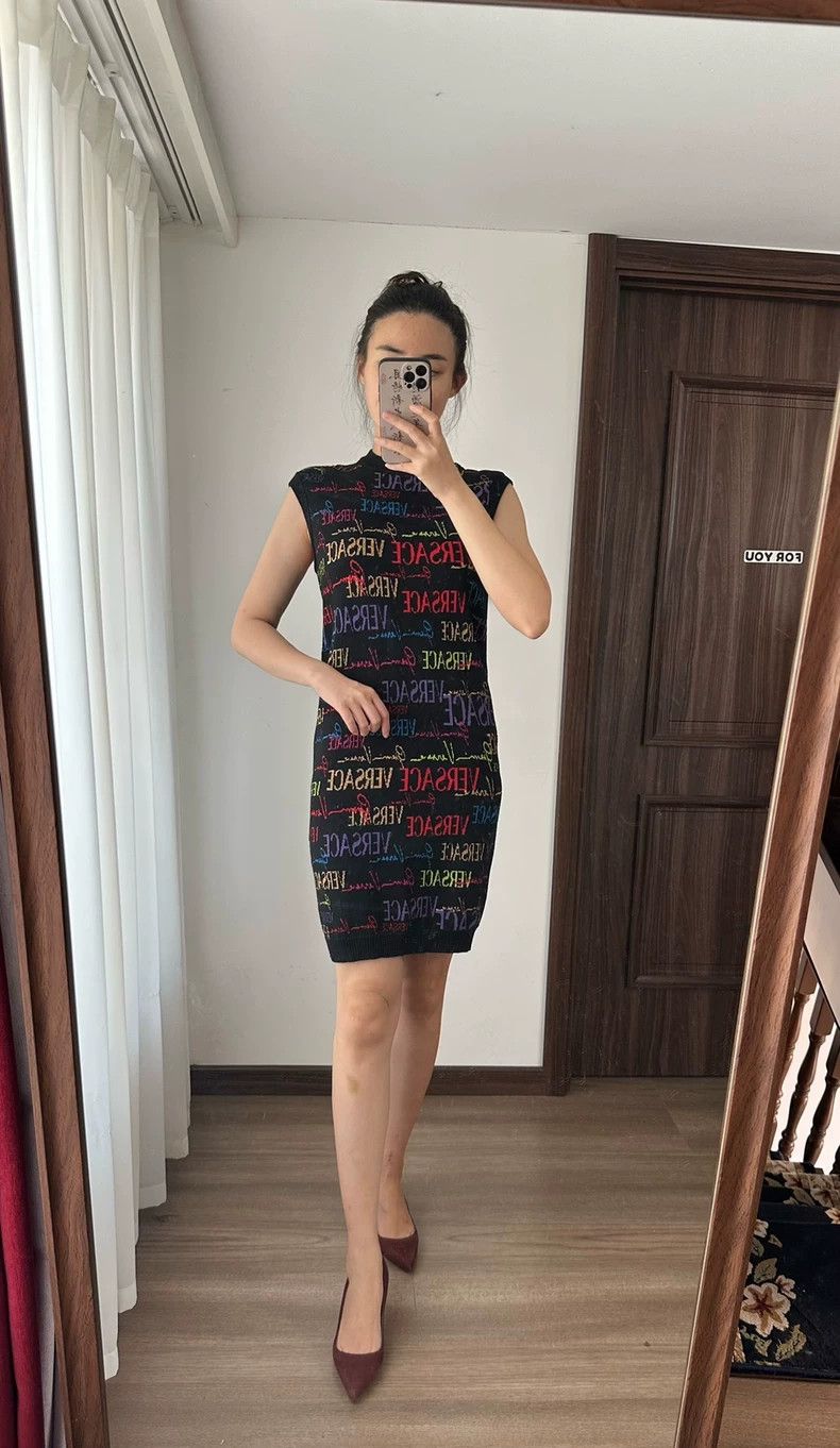Versace Versace Wool dress knitted with gold thread Size M / US 6-8 / IT 42-44 - 3 Thumbnail