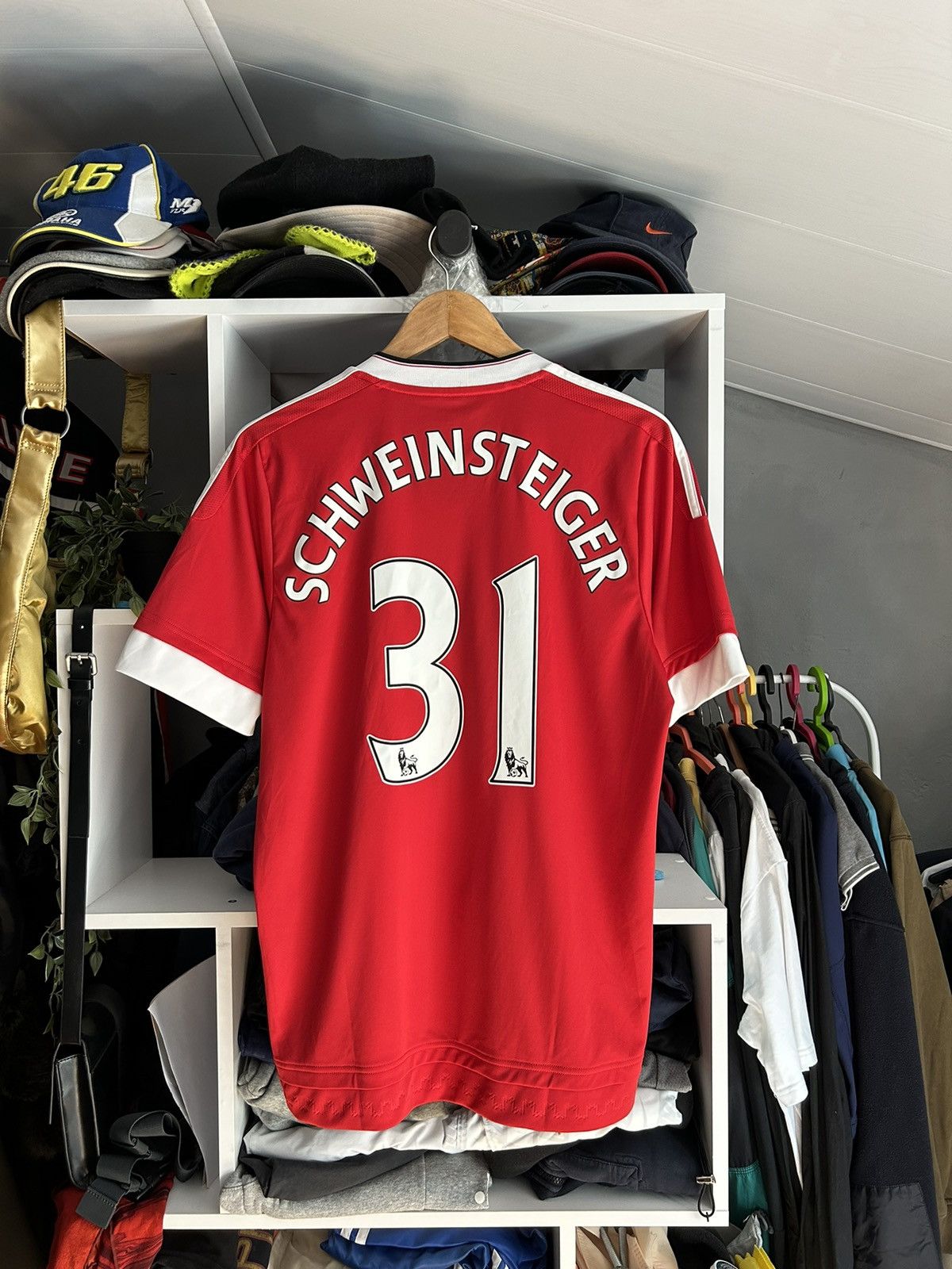 Adidas Manchester United SCHWEINSTEIGER #31 2015/16 Home Adidas Size US M / EU 48-50 / 2 - 1 Thumbnail