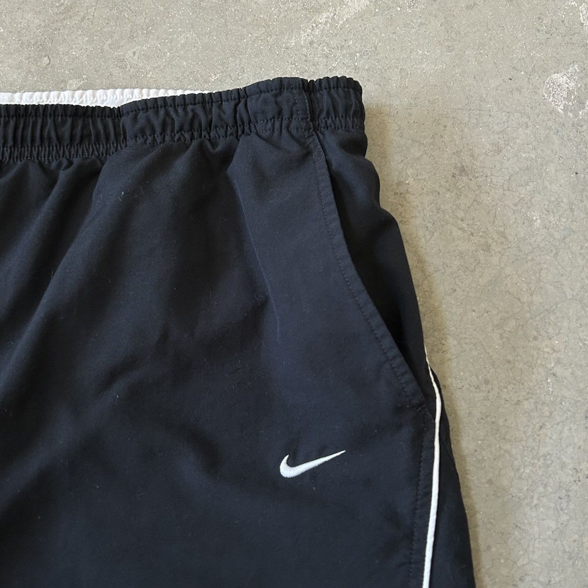Vintage Nike Vintage Short Track Y2K Size US 32 / EU 48 - 3 Thumbnail
