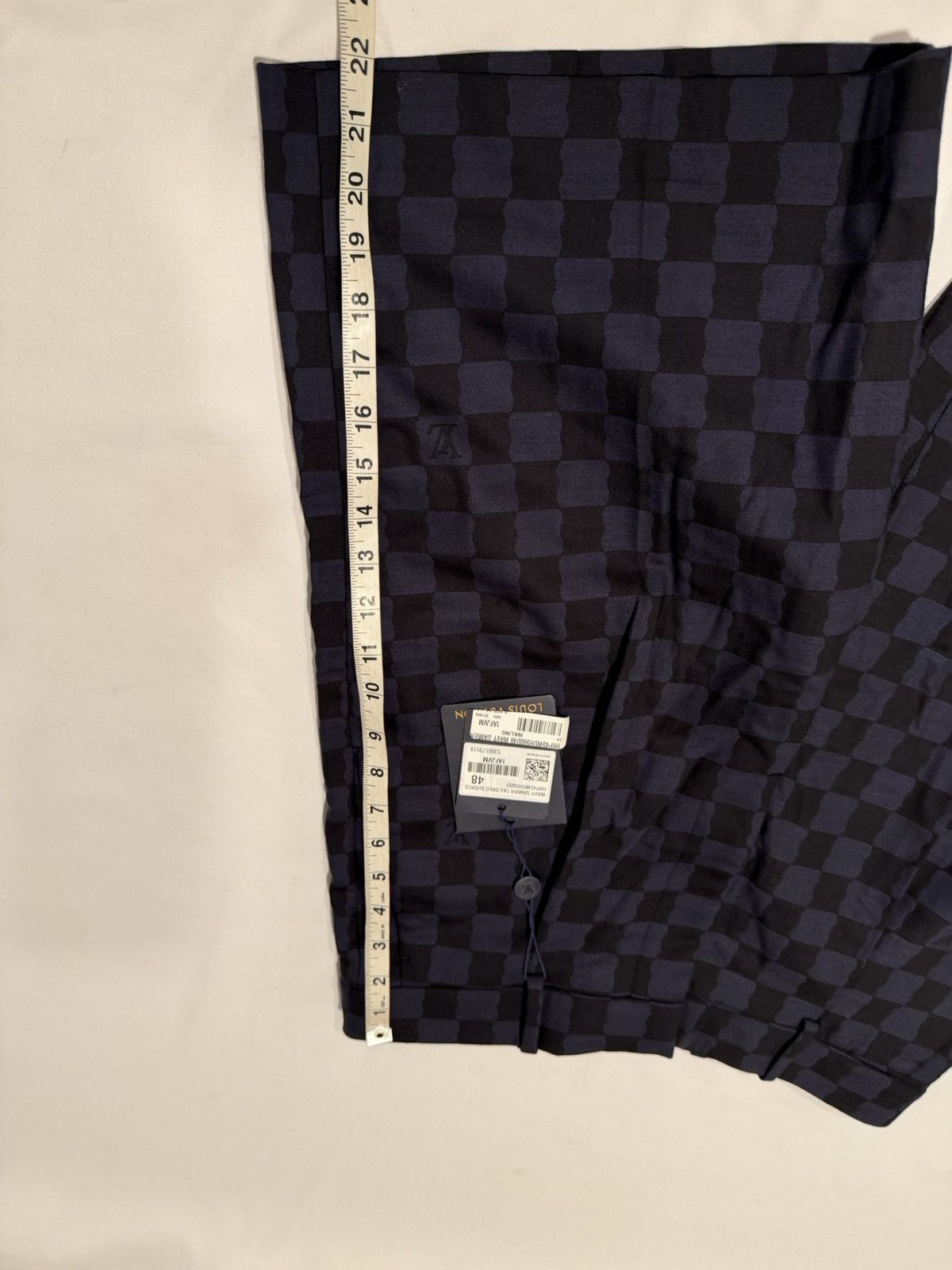Louis Vuitton Louis vuitton mens shorts 48/32. $1490 Size US 32 / EU 48 - 3 Thumbnail
