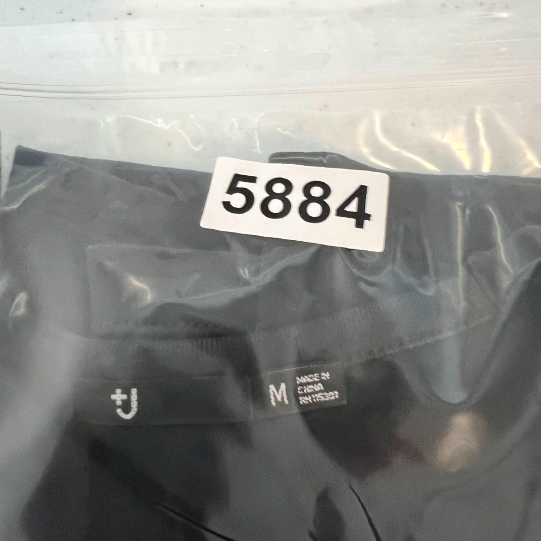 Uniqlo Uniqlo Jil Sanders Mens Size Medium Black Long Sleeve Crewneck T Shirt Size US M / EU 48-50 / 2 - 7 Thumbnail