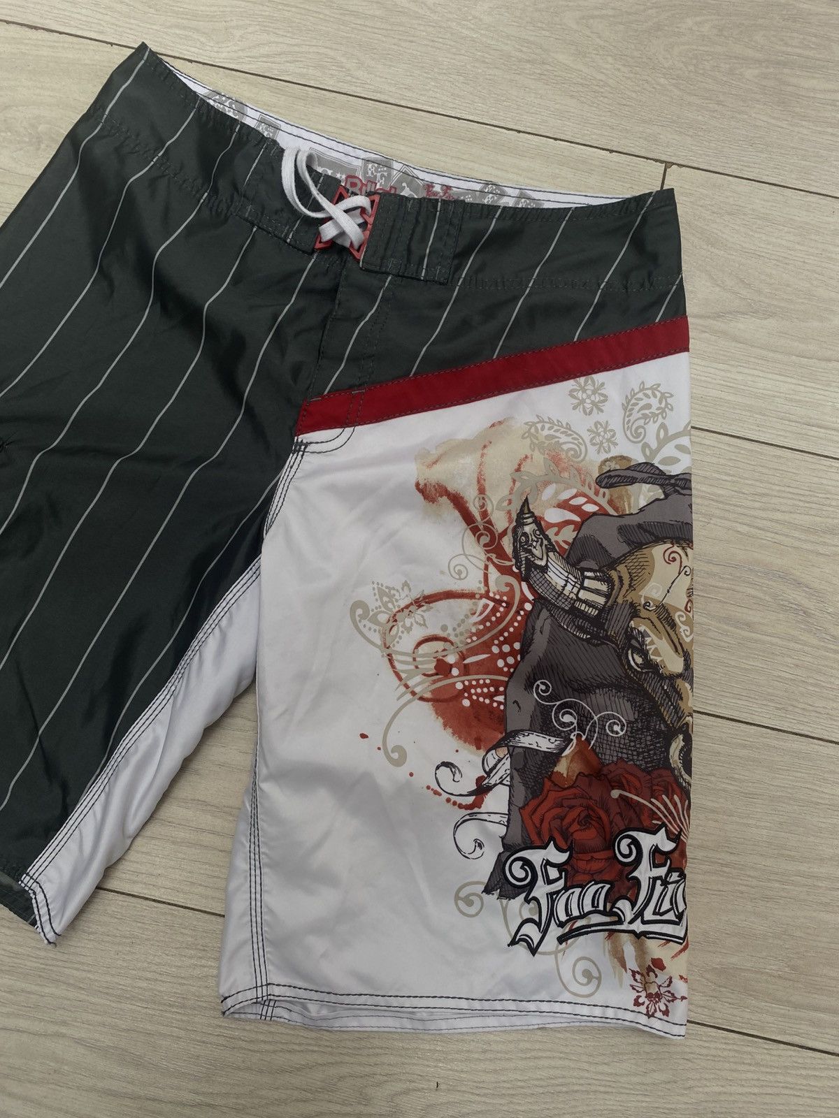 Billabong × Vintage Billabong Graphic Board Shorts (New w/ Keychain) - Size 32 Size US 32 / EU 48 - 2 Thumbnail