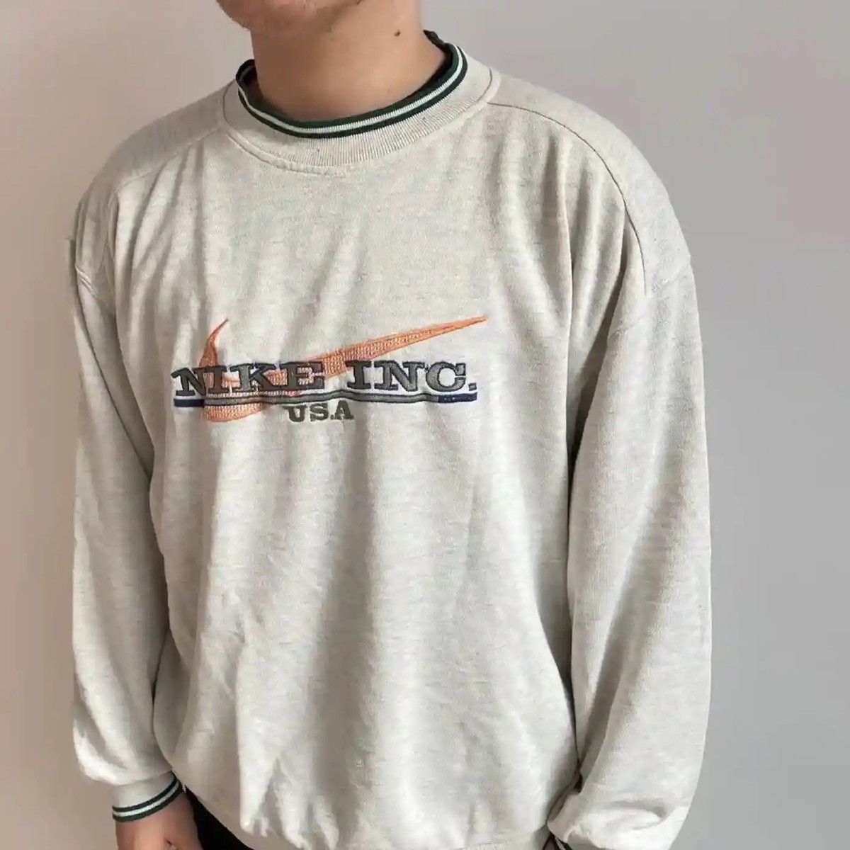 Nike Vintage 90s nike big embroidered sweatshirt nike swoosh usa Size US L / EU 52-54 / 3 - 2 Thumbnail