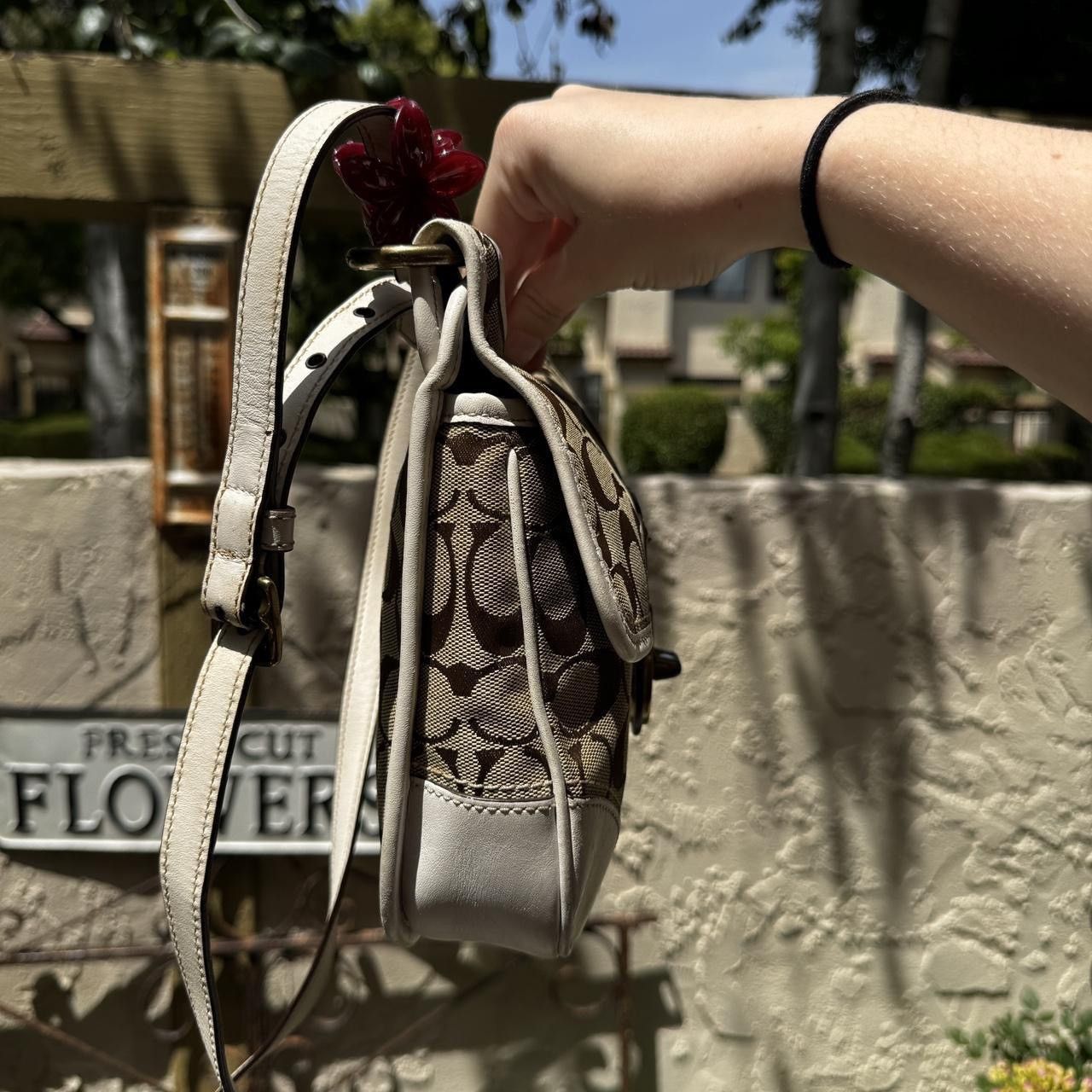 Coach Vintage Coach White & Monogramed Crossbody Size ONE SIZE - 4 Thumbnail