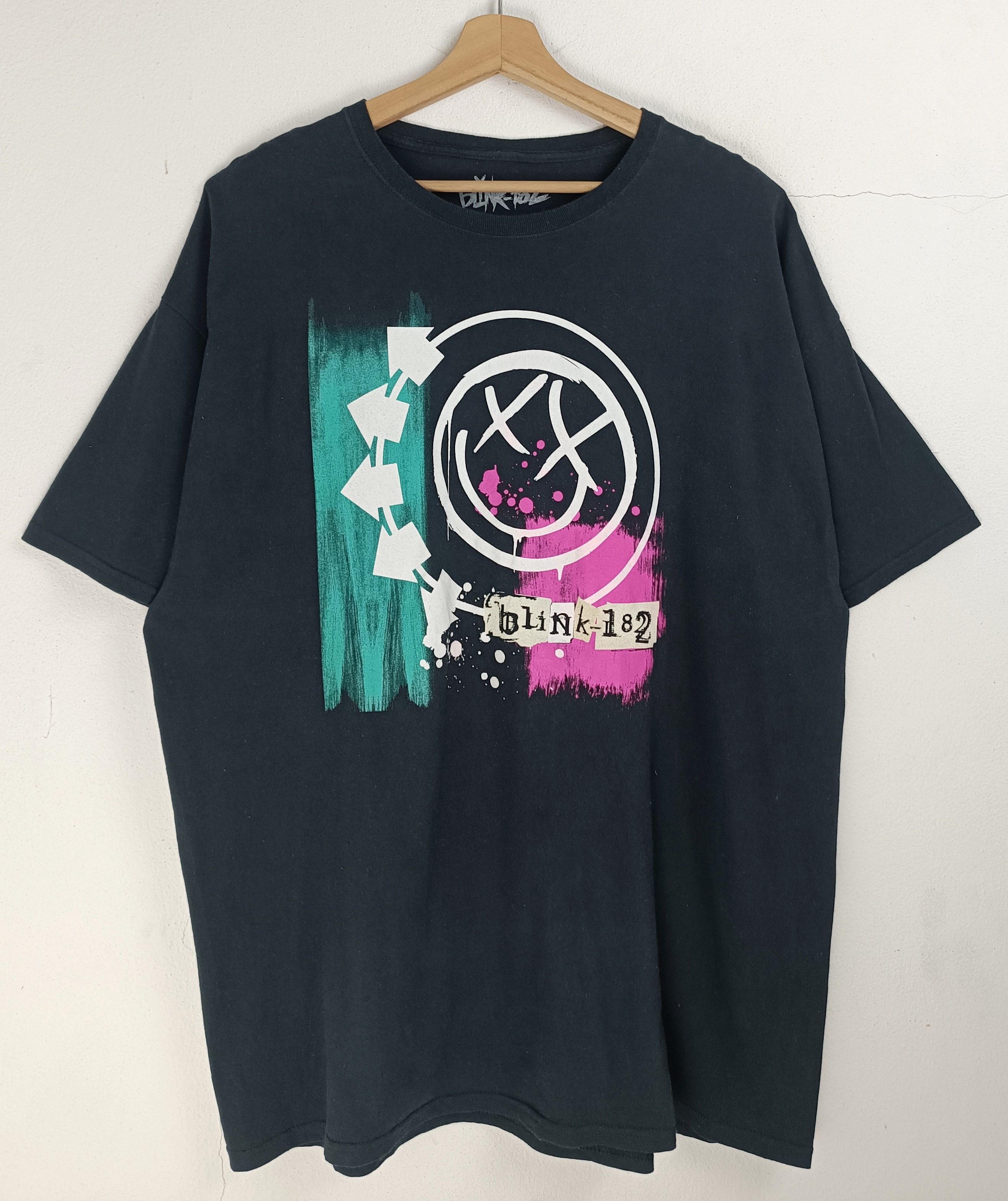 Band Tees VINTAGE BLINK 182 SMILEY FACE LOGO TEE PUNK TRAVIS SUM 41 Size US XL / EU 56 / 4 - 3 Thumbnail