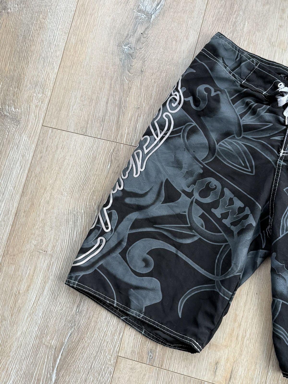 Christian Audigier Rare ED HARDY Swimming Shorts Fullprint Skulls Love Kills Size US 30 / EU 46 - 6 Thumbnail