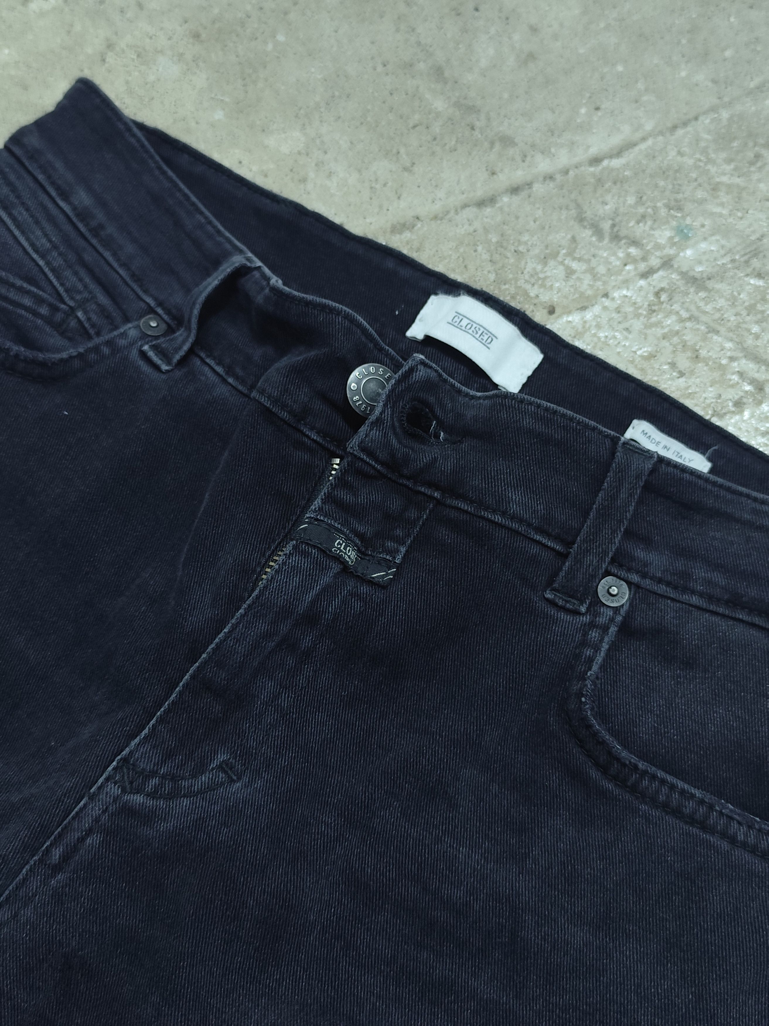 CLOSED × Marithe + Francois Girbaud Closed Unity Slim washed black Size US 30 / EU 46 - 11 Thumbnail
