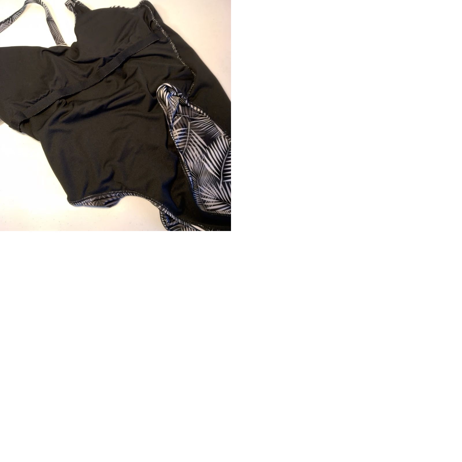 Nicole Miller Nicole Miller Plus Size 3X Bathing Suit One Piece Black White Gray Palm Swimsuit Size XXL / US 16-18 / IT 52-54 - 10 Thumbnail