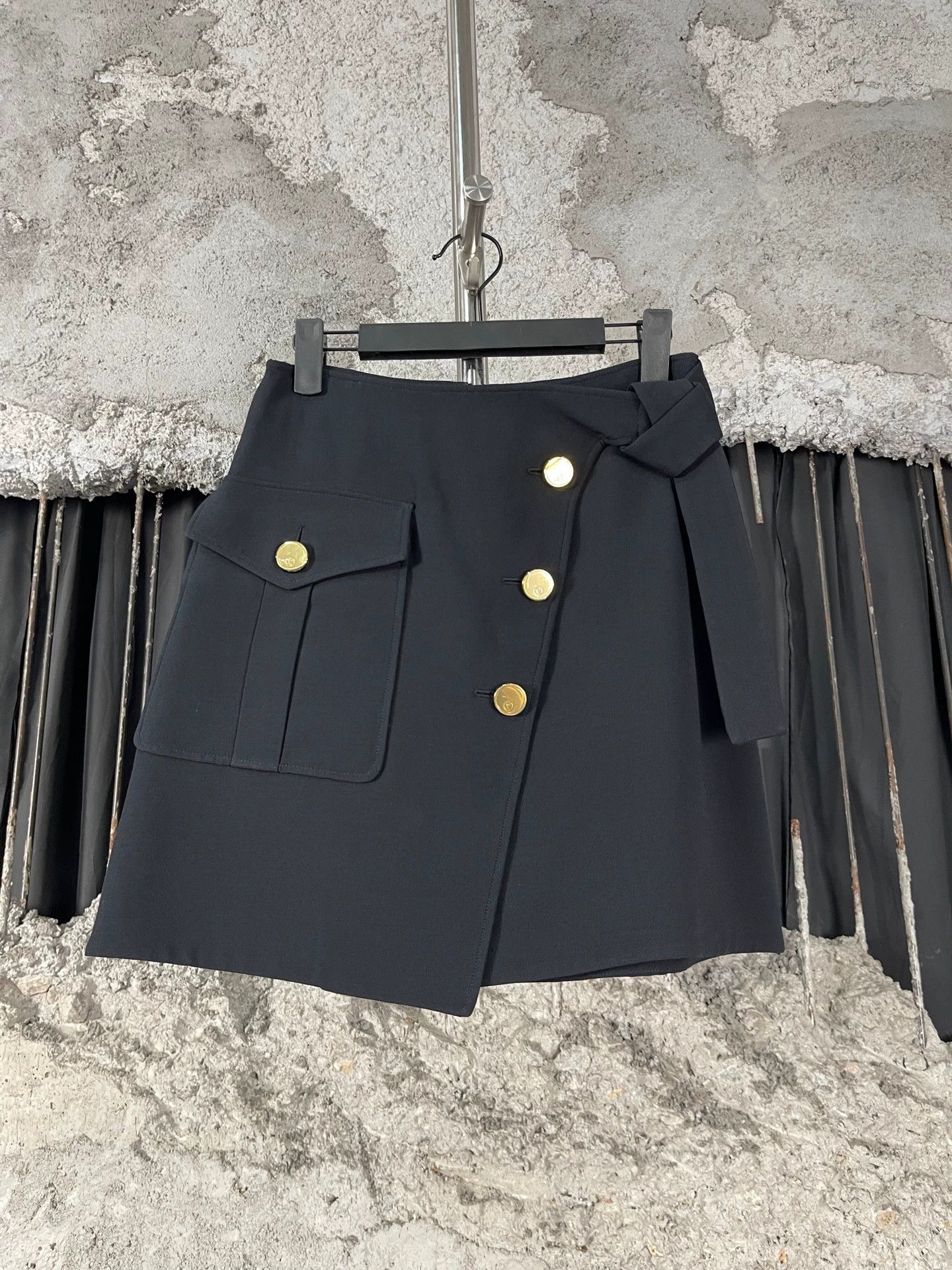 Louis Vuitton Louis Vuitton Women's Skirt 34 New Size 25" / US 0 / IT 36 - 1 Thumbnail