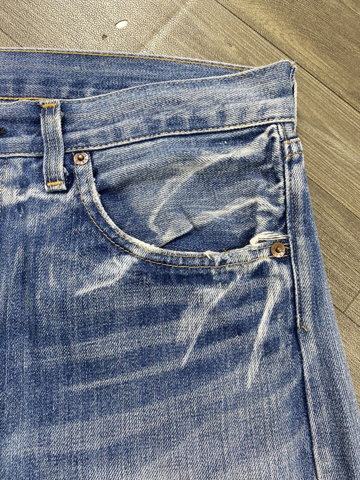 Levi's Vintage Clothing 🇯🇵Vintage Levis 501XX LVC Rindem Selvedge Distressed Jeans Size US 36 / EU 52 - 8 Thumbnail