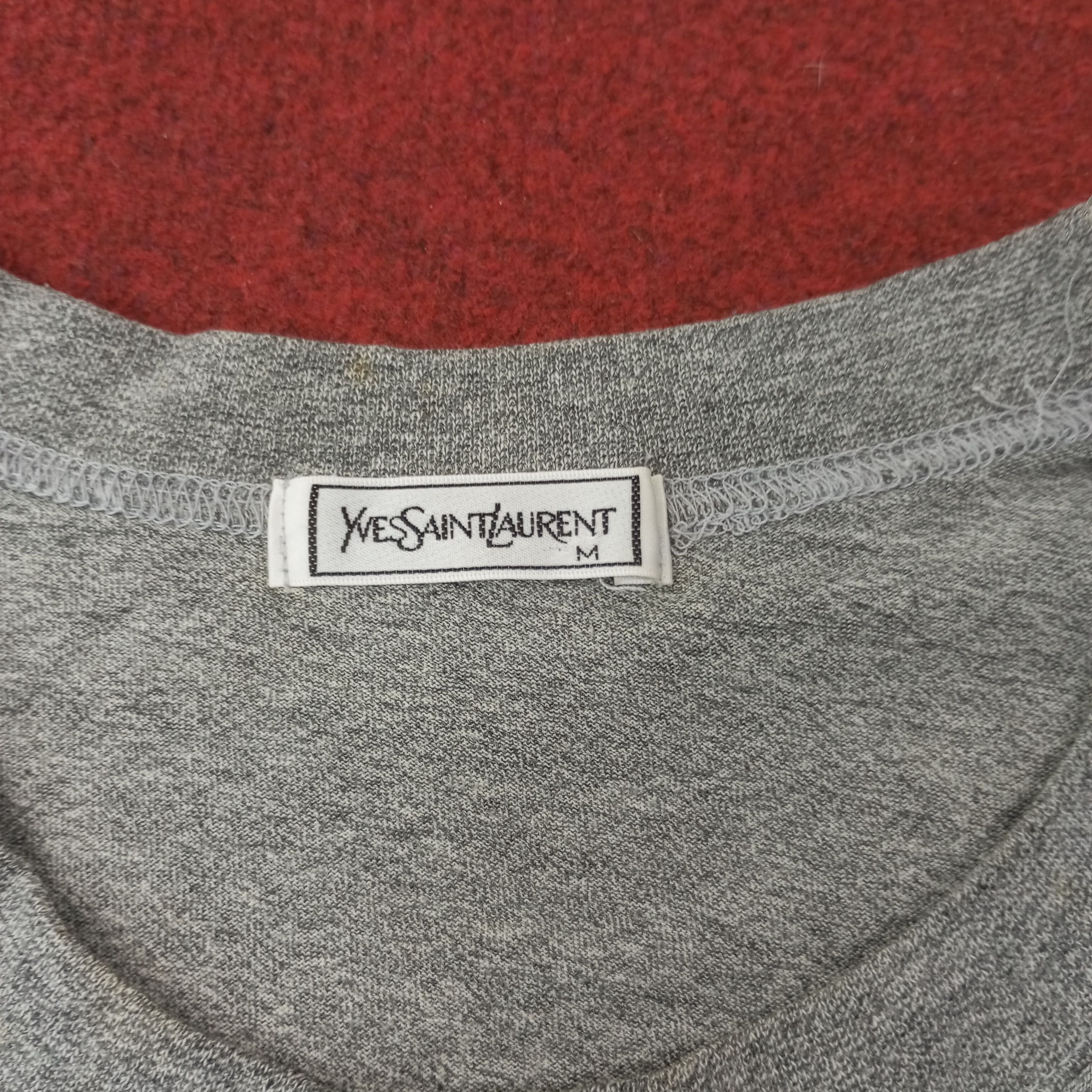 Yves Saint Laurent Yves Saint Laurent YSL Fashion Brand Tshirt c223n24 Size US M / EU 48-50 / 2 - 5 Thumbnail