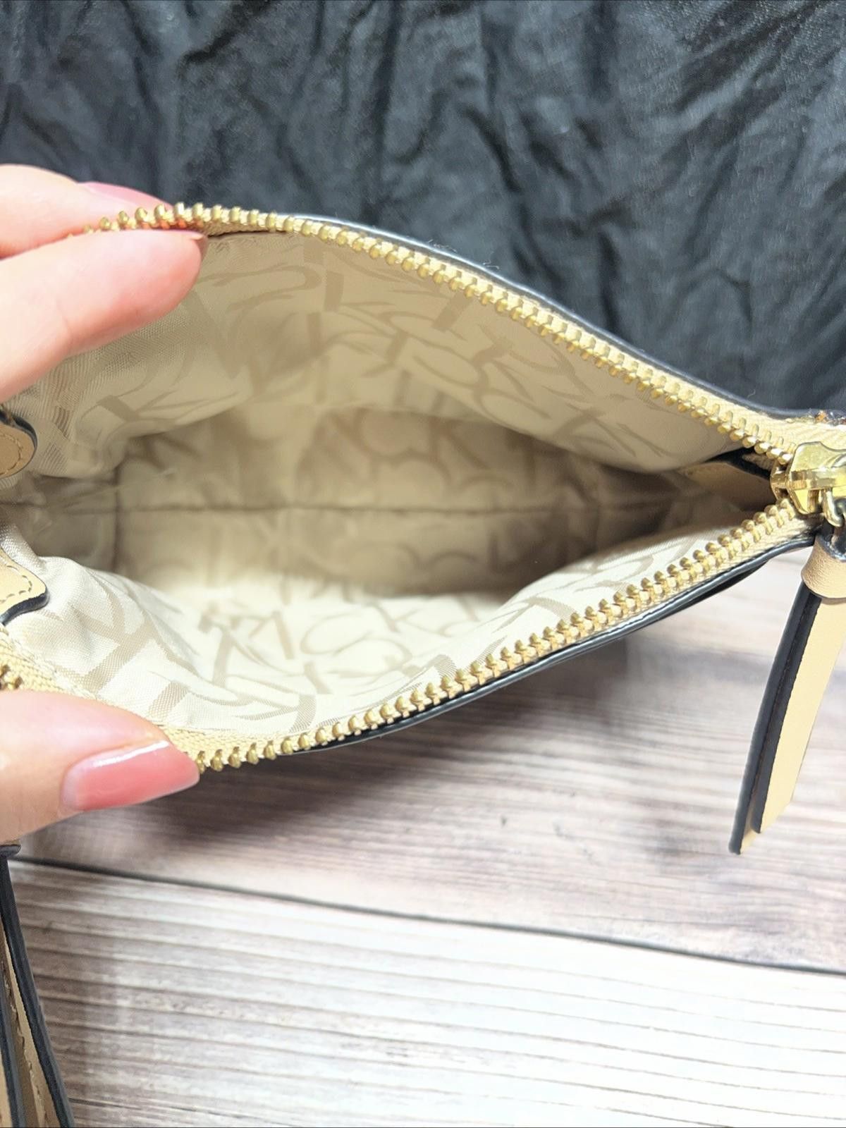 Calvin Klein Calvin Klein Wristlet Tan Gold Zip Closure Front Pocket Size ONE SIZE - 5 Thumbnail