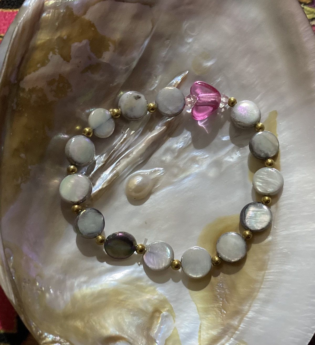 Handmade Grey mother pearl beaded heart bracelet Size ONE SIZE - 1 Preview