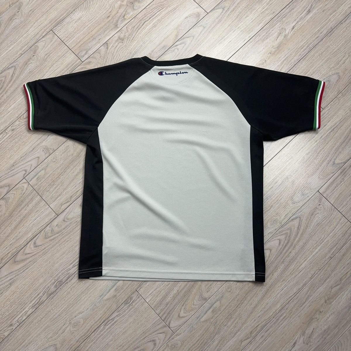 Champion Vintage Champion Italy Lightweight Jersey Size US L / EU 52-54 / 3 - 14 Thumbnail