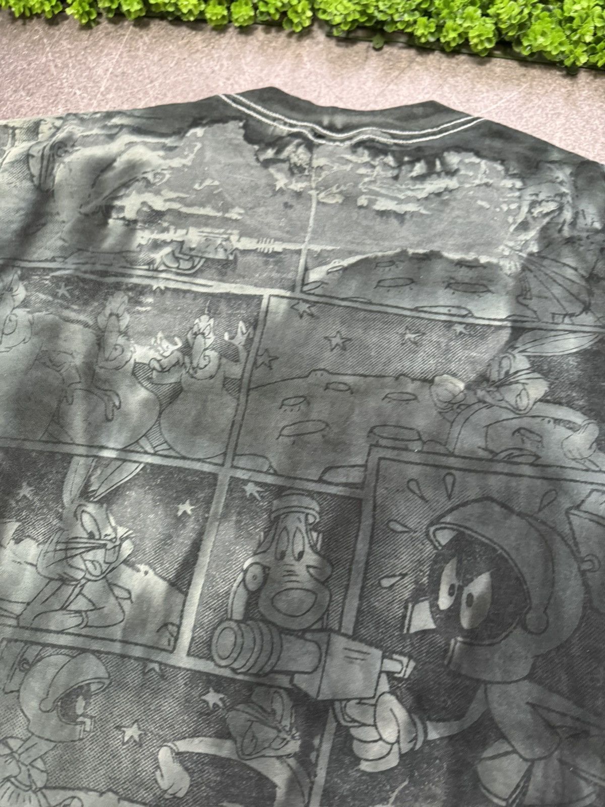 Warner Bros Vintage 1994 Looney Tunes T Shirt Over Print Graphic Tee Size US XL / EU 56 / 4 - 21 Thumbnail