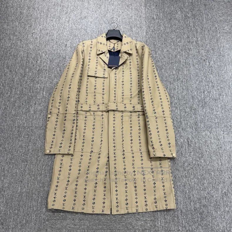 Louis Vuitton Louis Vuitton Striped Letter Coat Size US M / EU 48-50 / 2 - 1 Thumbnail