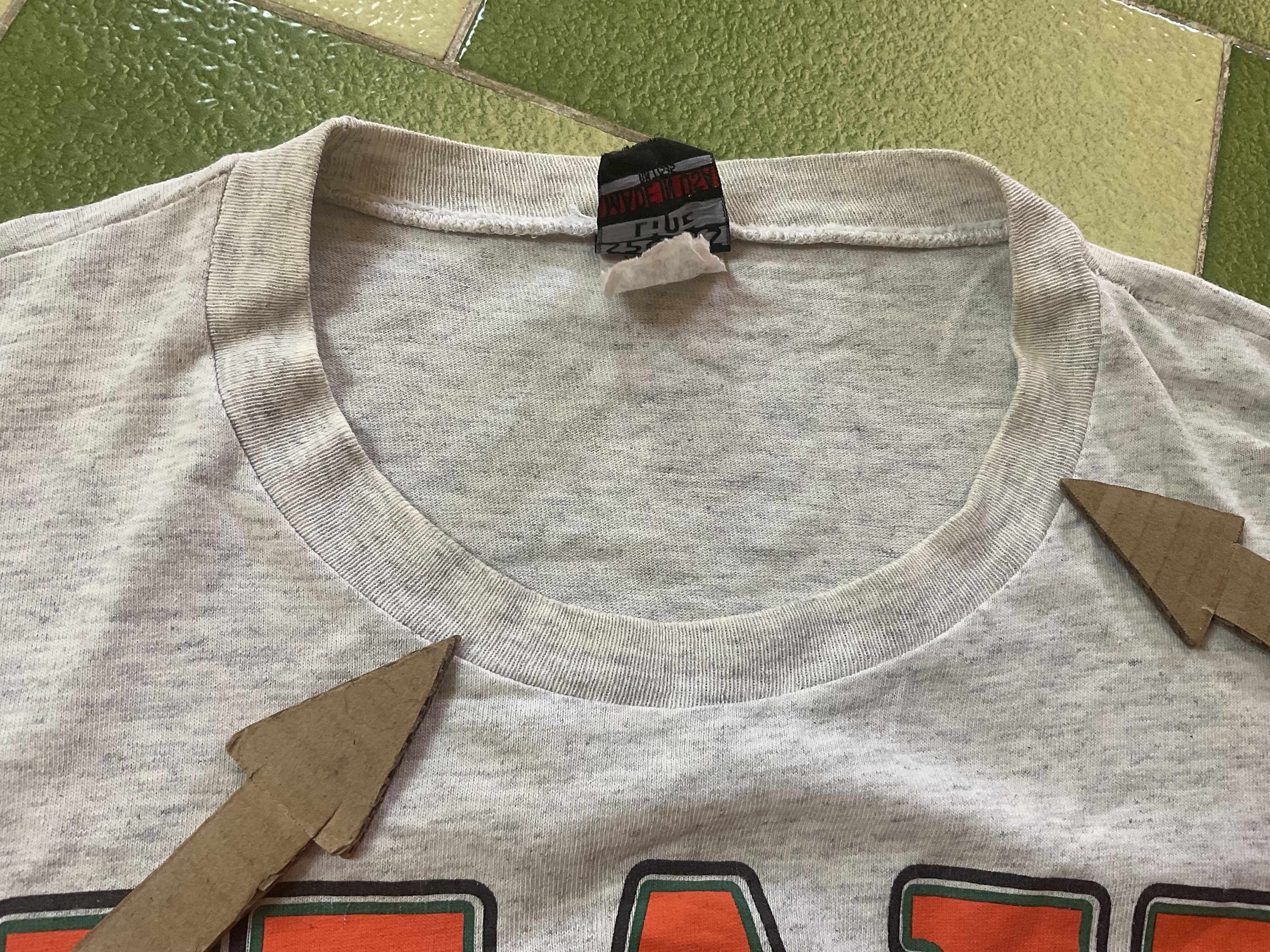 NCAA Vintage 1995 Miami Hurricanes T-Shirt with Orange Sleeve Size US XL / EU 56 / 4 - 5 Thumbnail