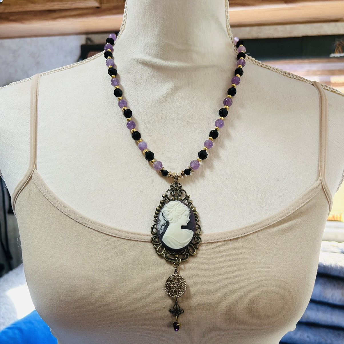 Handmade Handcrafted Victorian lady cameo vintage amethyst necklace Size ONE SIZE - 2 Thumbnail