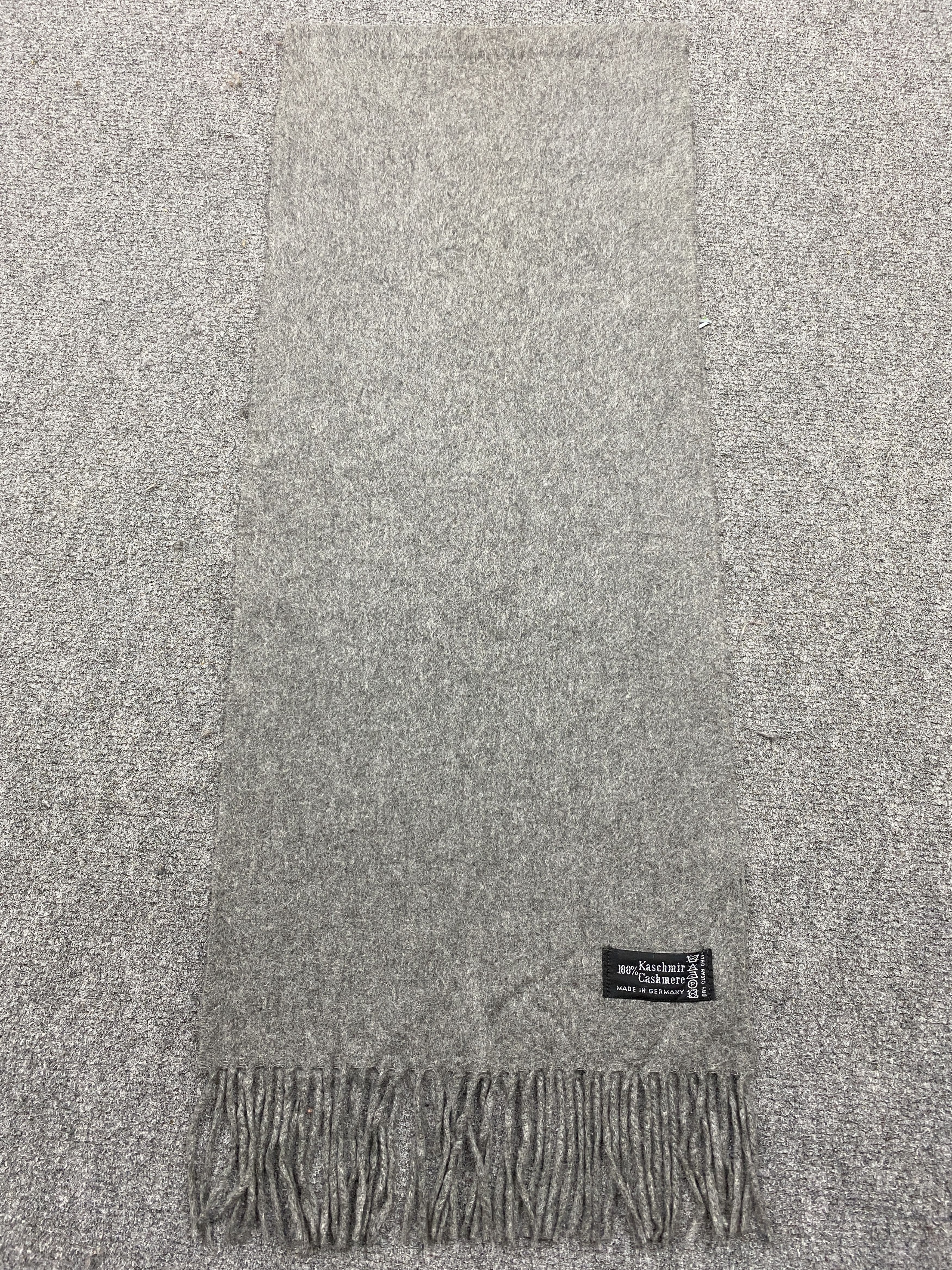 Pierre Balmain Pierre Balmain Scarf / Muffler / Neckwear SC0189 Size ONE SIZE - 4 Thumbnail