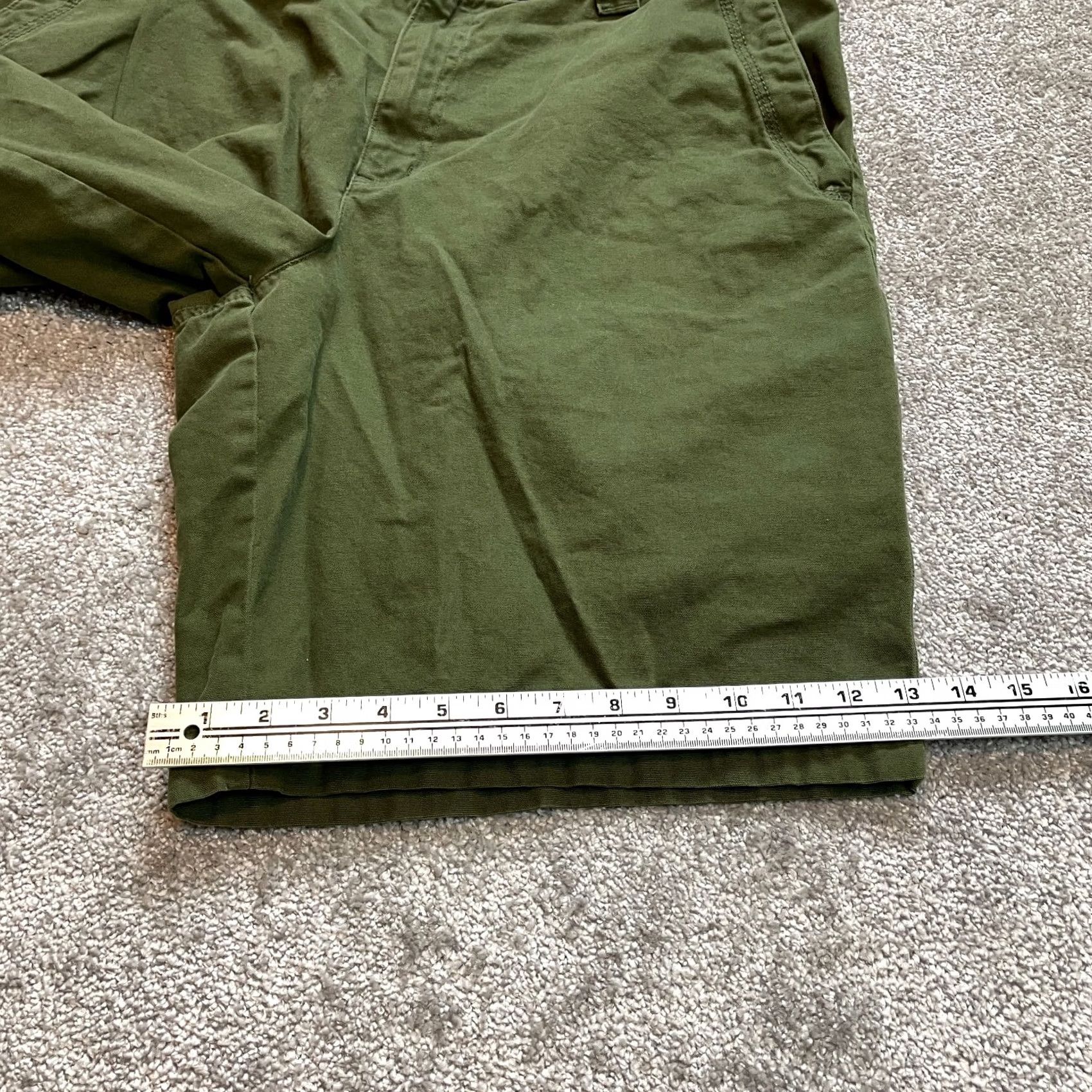 Vintage VINTAGE Columbia Chino Shorts Mens 38 Green Cotton Outdoor Hiking Adult 11" Inseam Snap Size US 38 / EU 54 - 3 Thumbnail