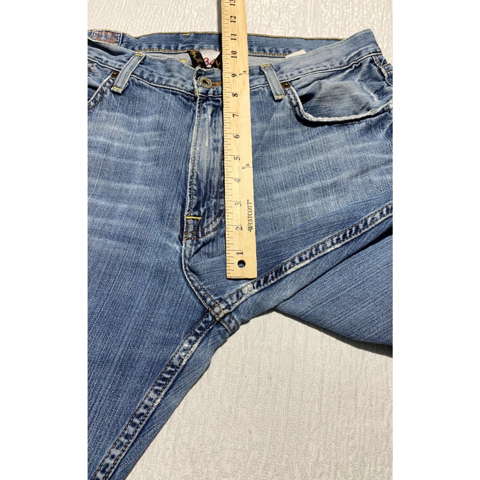 Lucky Brand VINTAGE Lucky Brand Jeans Mens 34 Blue Denim 5-Pocket Button Rise Mid Distressed Logo Cotton Straight 33 Inseam Regular Waist 34 California Mexico Size US 34 / EU 50 - 3 Thumbnail