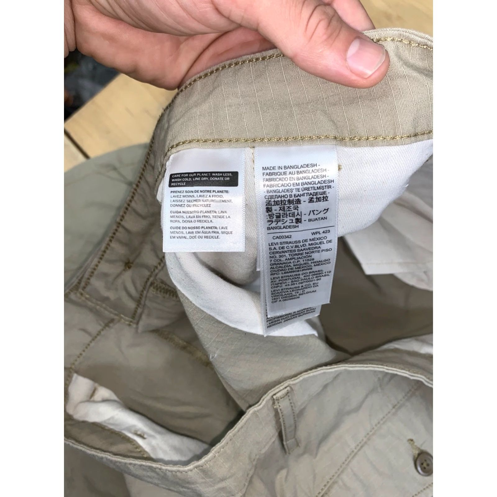 Levi's Levi's Cargo Shorts Men 40 Beige Regular Midi? Size US 40 / EU 56 - 3 Thumbnail