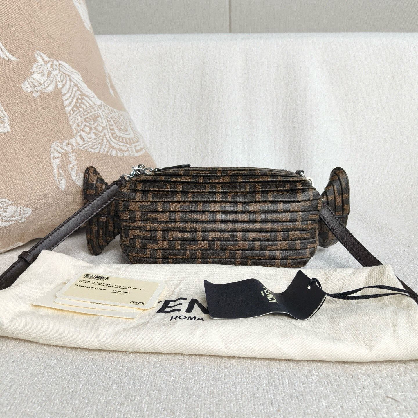 Fendi Pre-loved Bag Very good condition Size ONE SIZE - 1 Thumbnail