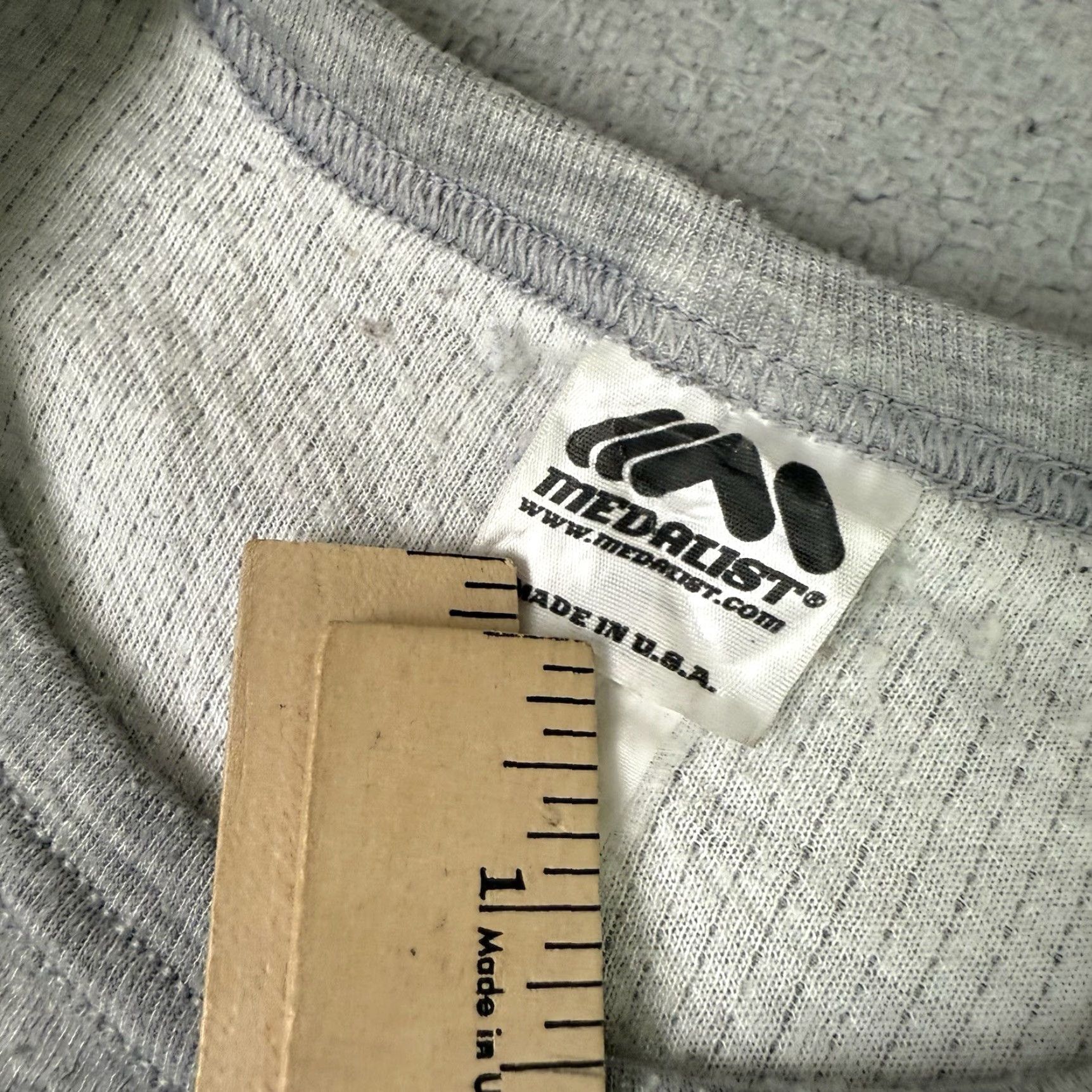 Layer 8 VINTAGE Medalist Shirt Mens L Gray Distressed USA Thermal Base Layer Long Sleeve Crew Neck Size US L / EU 52-54 / 3 - 5 Thumbnail