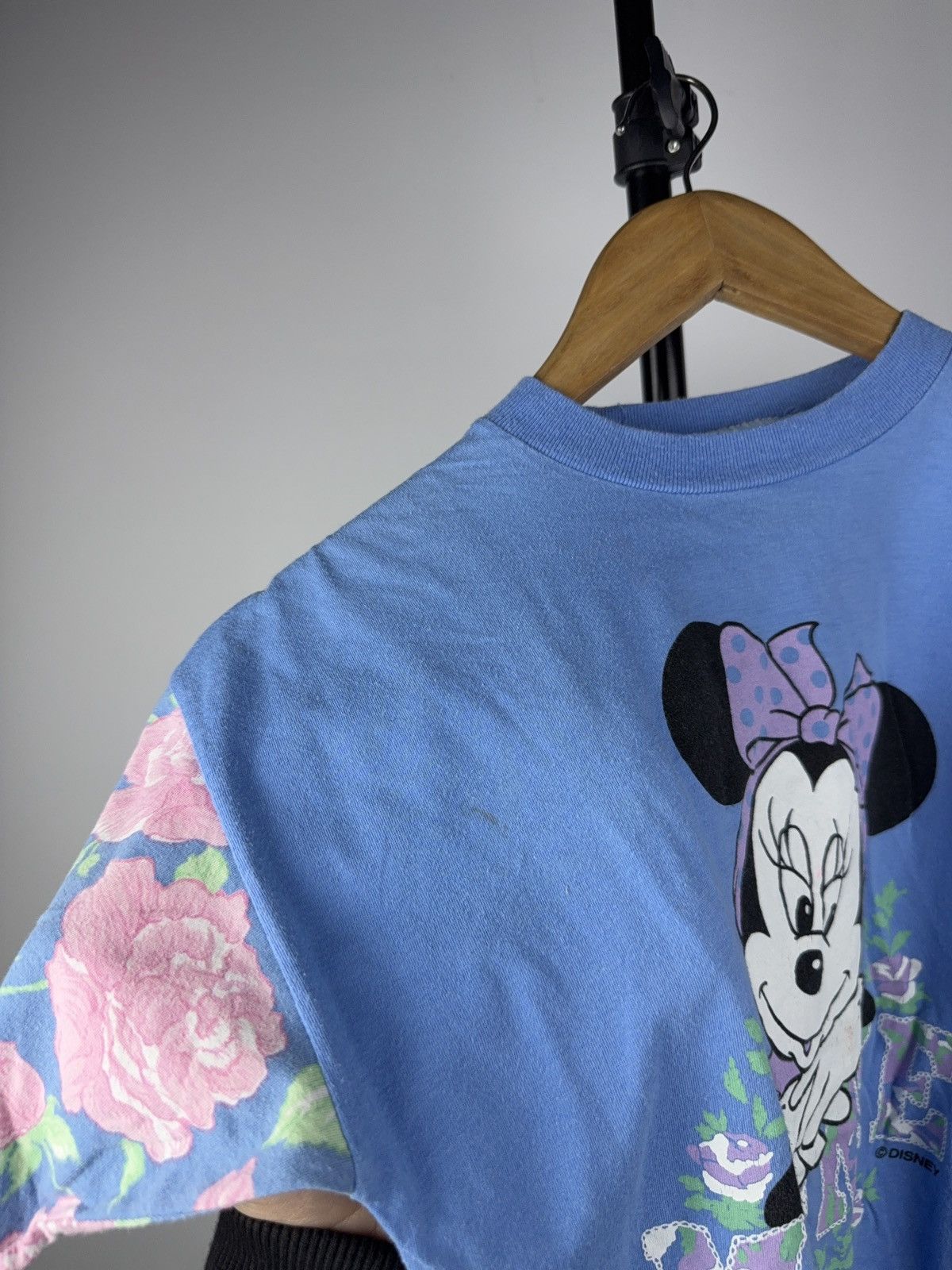 Disney VNTG 90s Retro Minnie Mouse Disney T-Shirt Floral Sleeves Size XS / US 0-2 / IT 36-38 - 5 Thumbnail