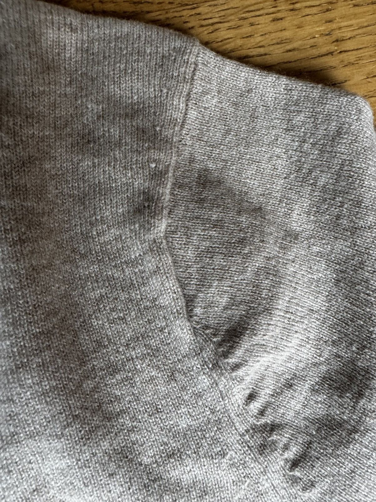 Malo NWOT 600$ Beige Cashmere V-Neck Knit Size US XXL / EU 58 / 5 - 5 Thumbnail